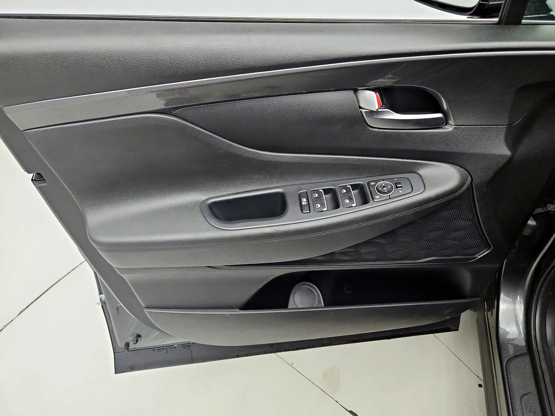 Thumbnail: 2023 Hyundai Santa Fe - 12