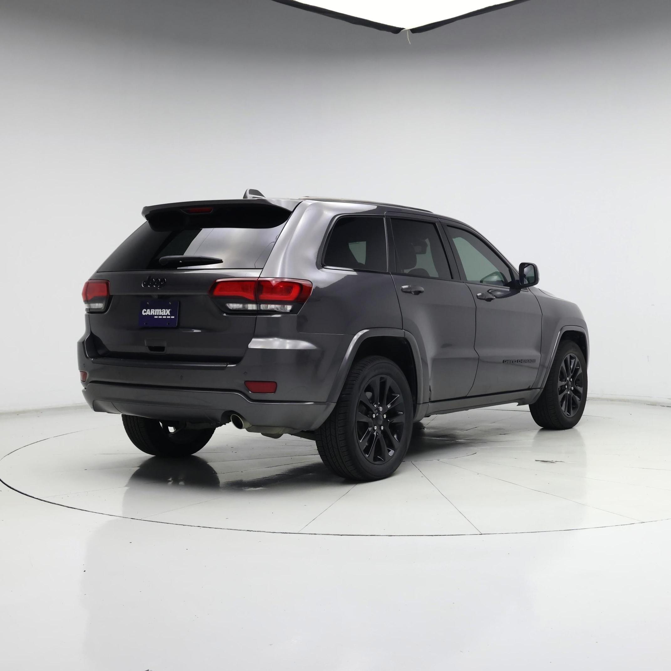 Thumbnail: 2018 Jeep Grand Cherokee - 8
