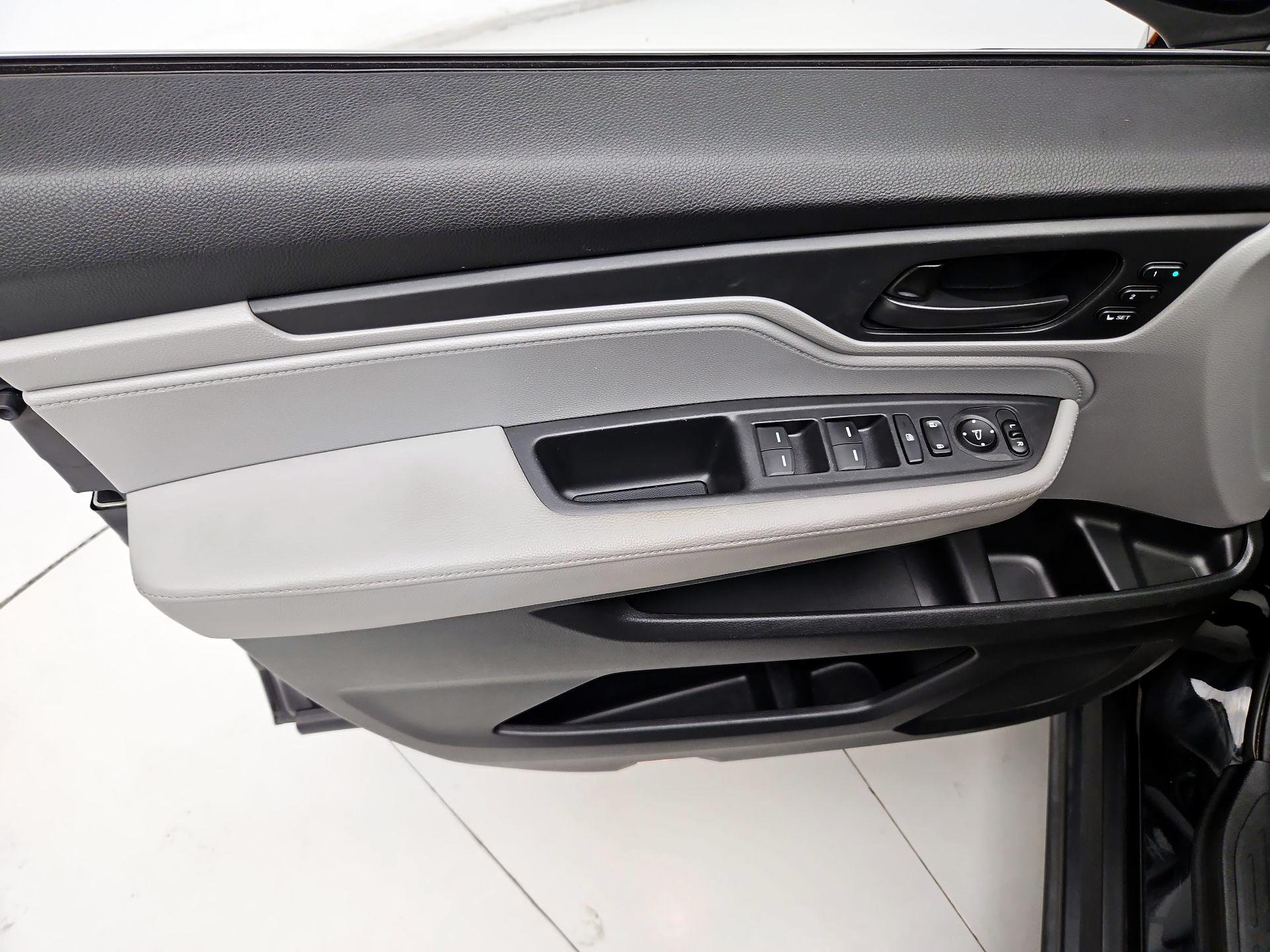 Thumbnail: 2019 Honda Odyssey - 12