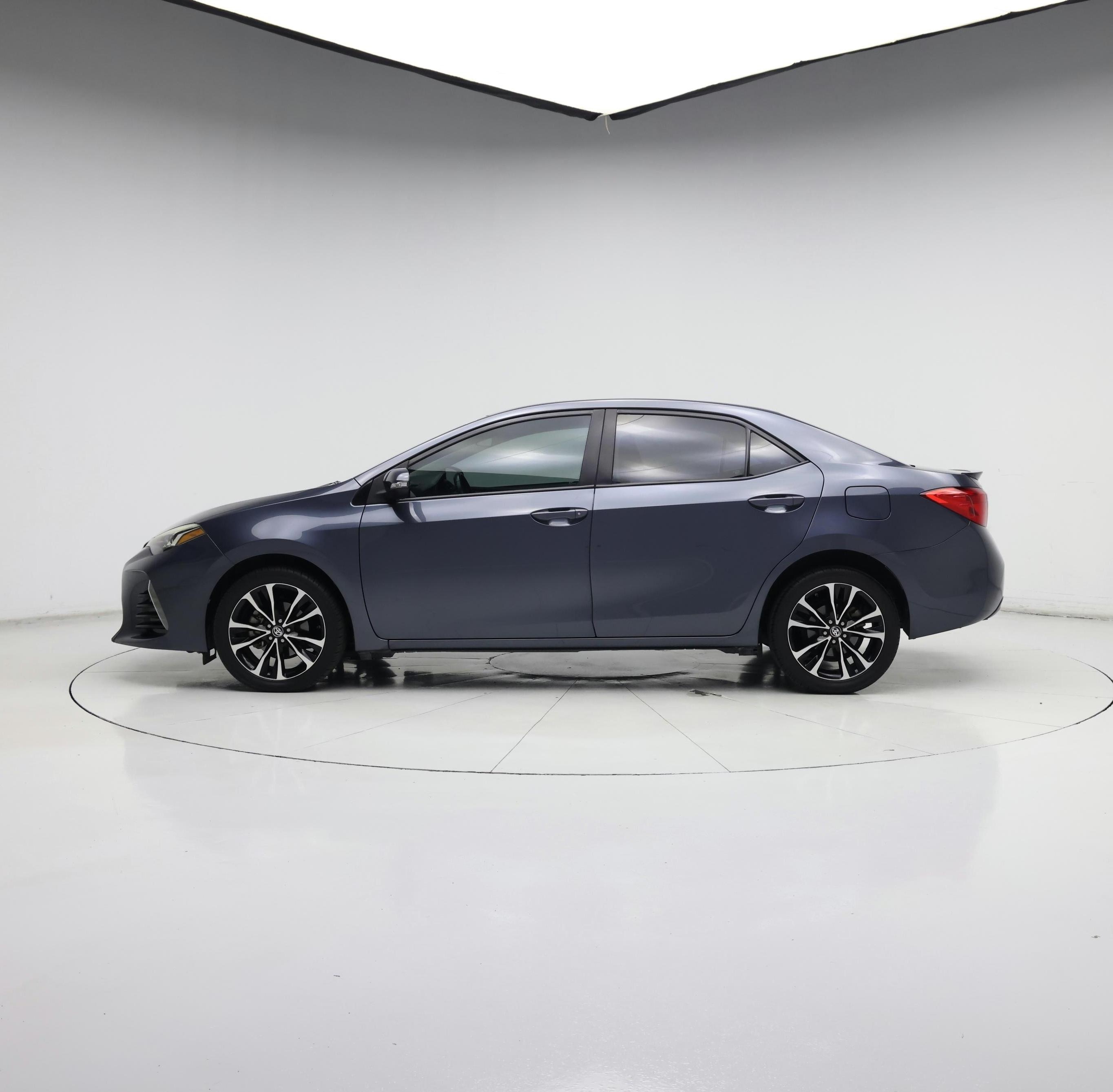 Thumbnail: 2018 Toyota Corolla - 3