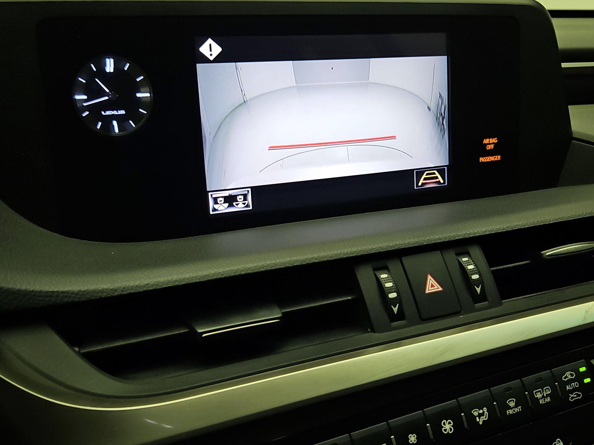 Thumbnail: 2019 Lexus ES - 14