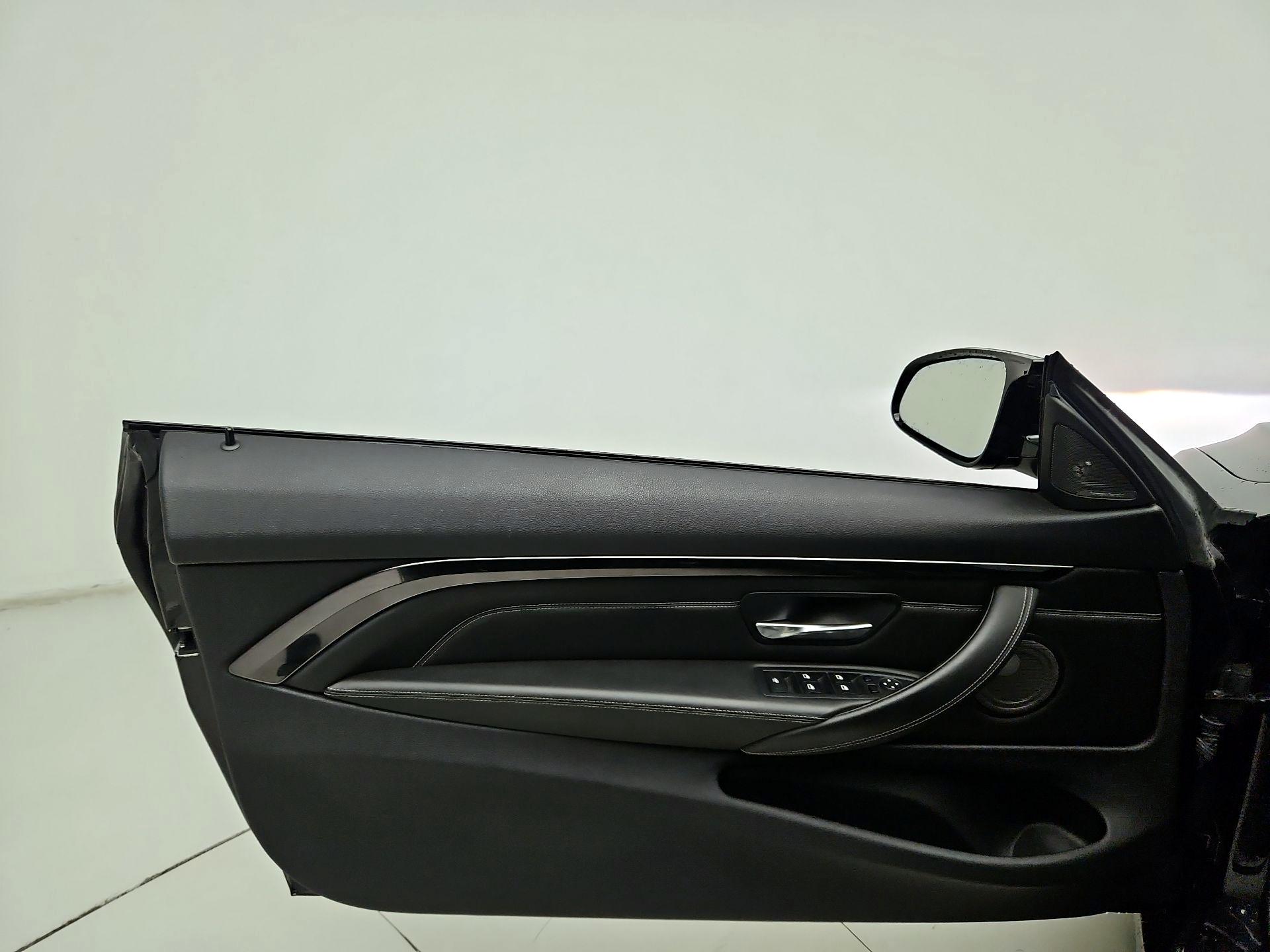 Thumbnail: 2015 BMW M4 - 12