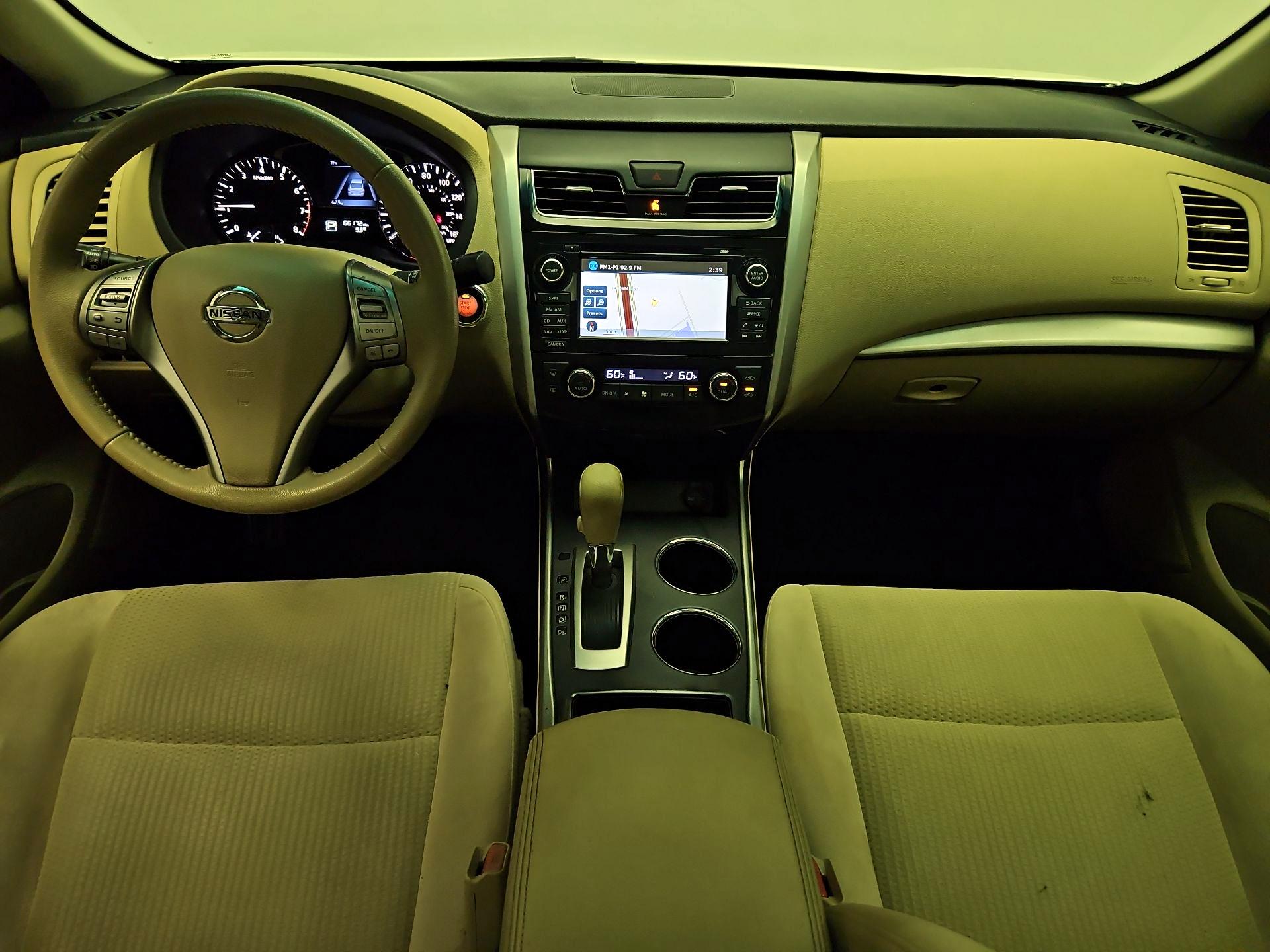 Thumbnail: 2015 Nissan Altima - 9