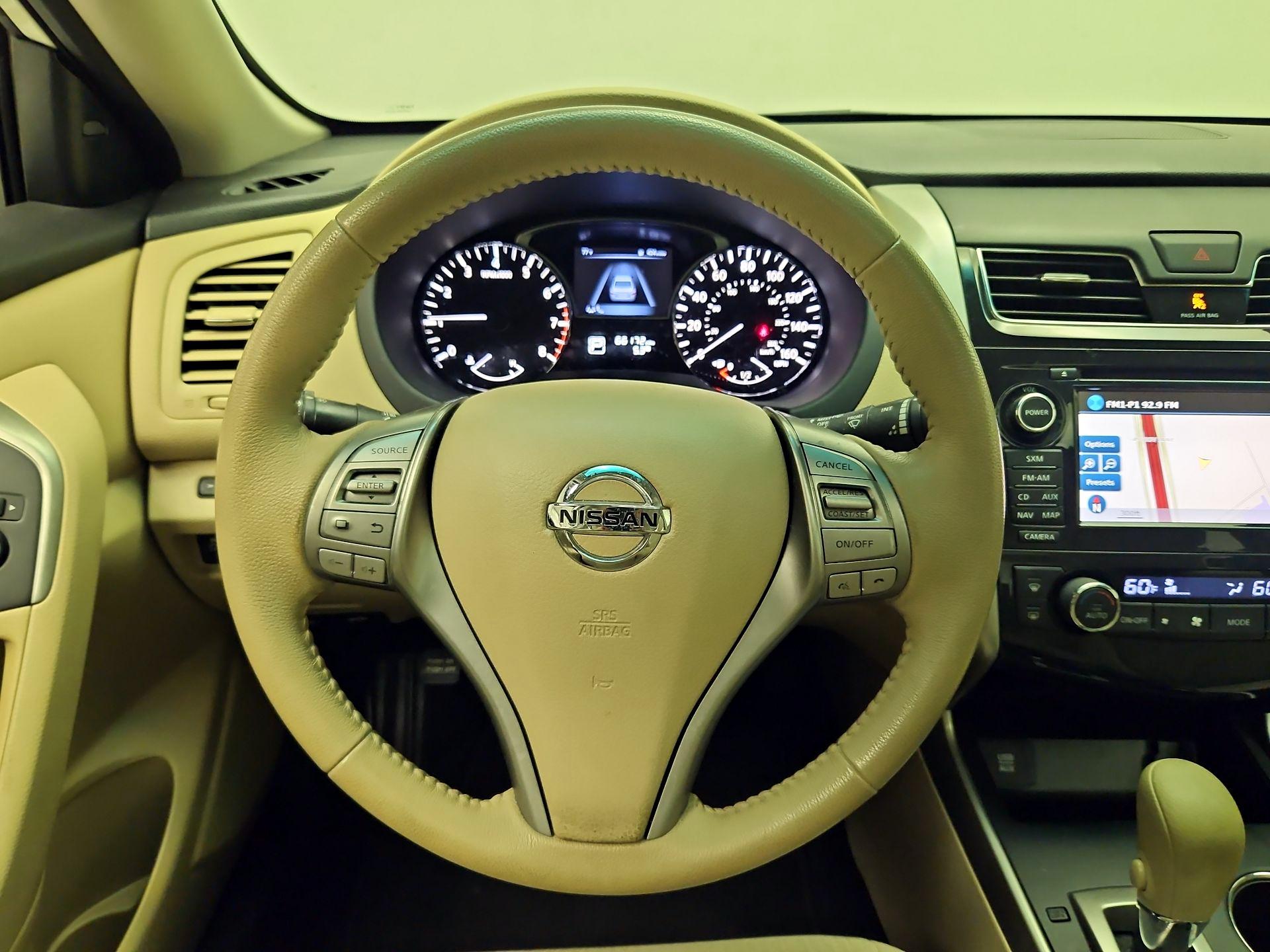 Thumbnail: 2015 Nissan Altima - 10