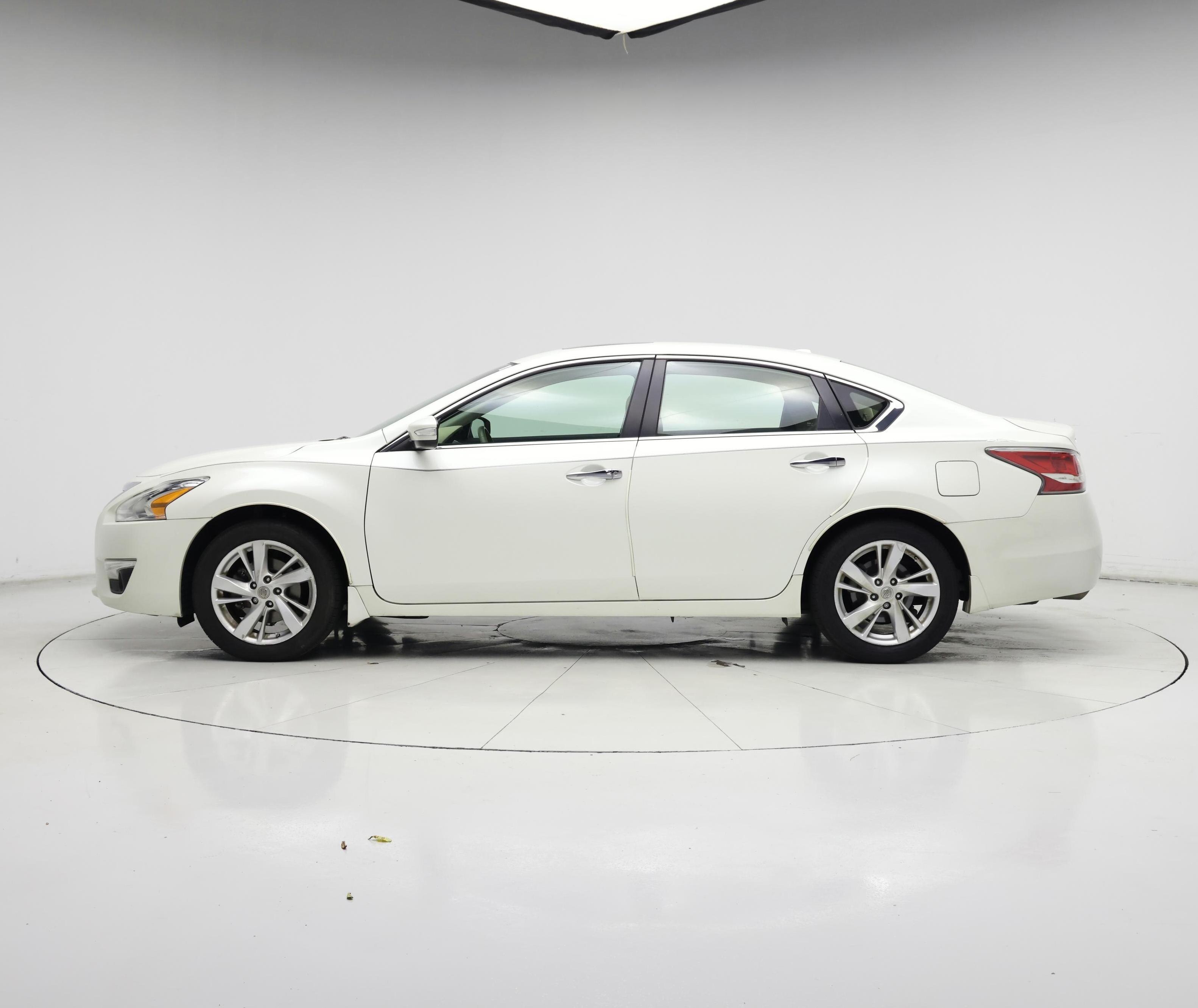 Thumbnail: 2015 Nissan Altima - 3