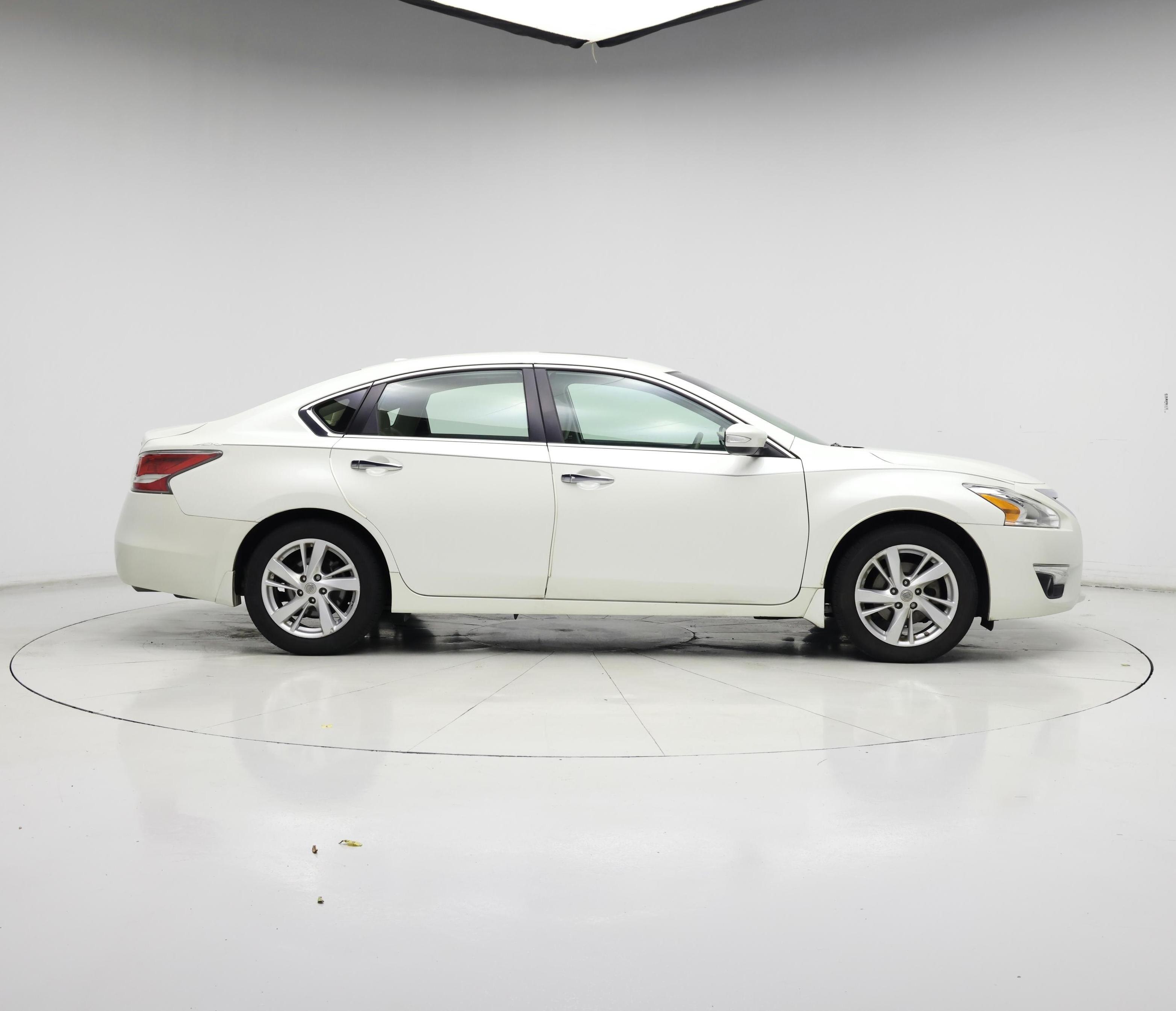 Thumbnail: 2015 Nissan Altima - 7