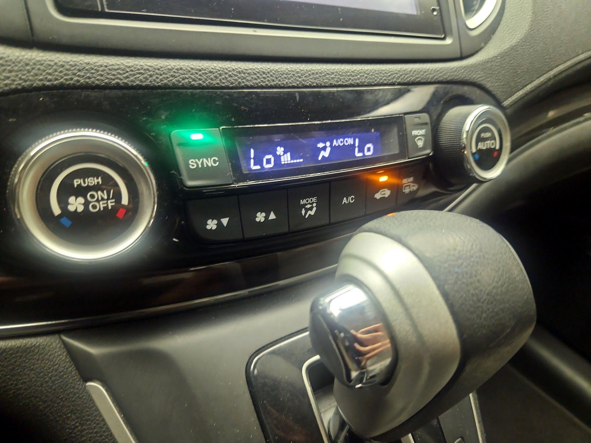 Thumbnail: 2015 Honda CR-V - 16