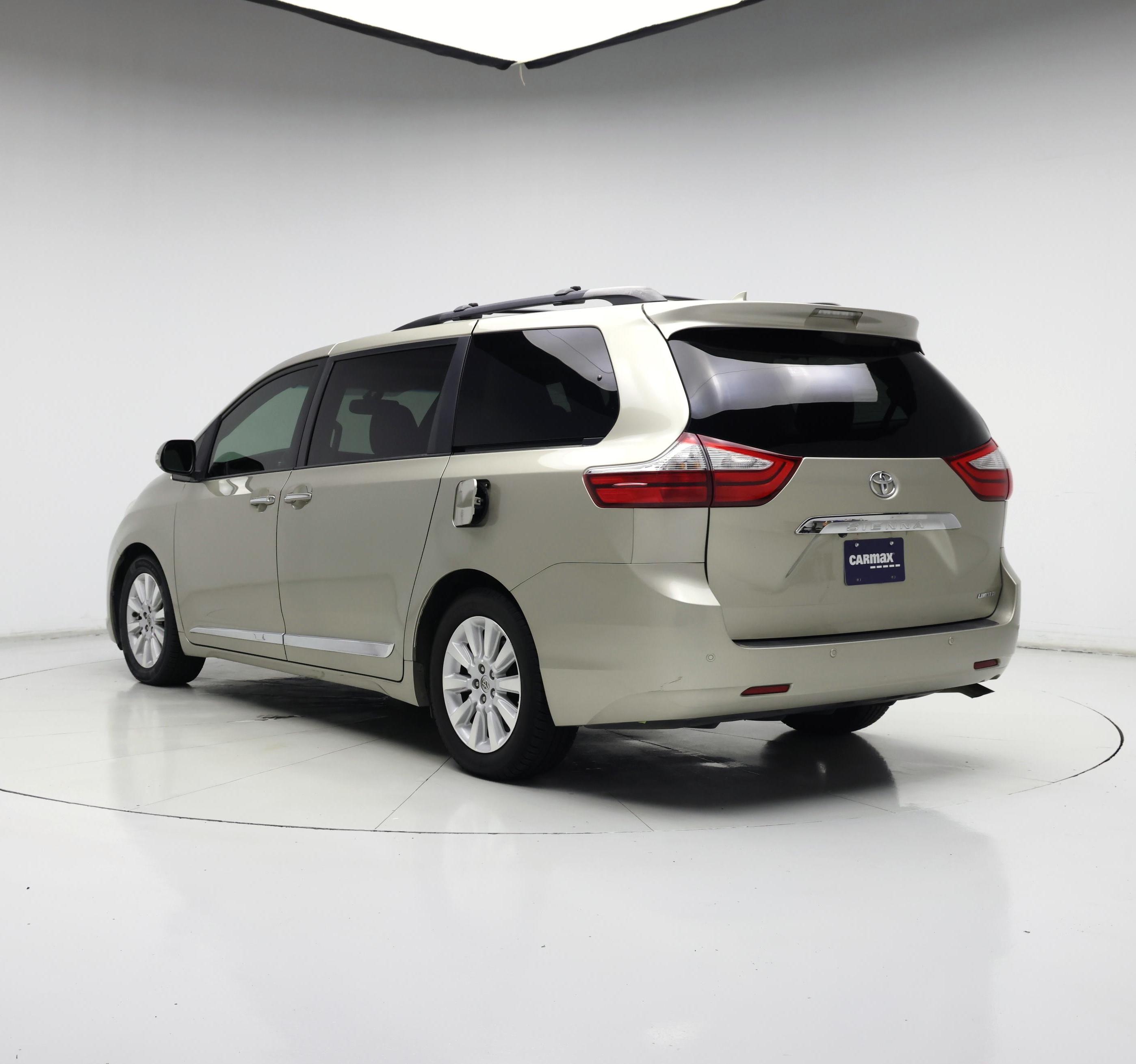 Thumbnail: 2015 Toyota Sienna - 2