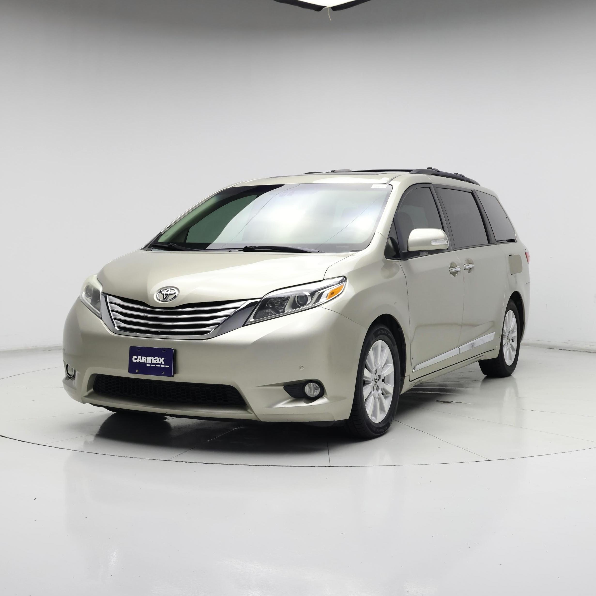 Thumbnail: 2015 Toyota Sienna - 4