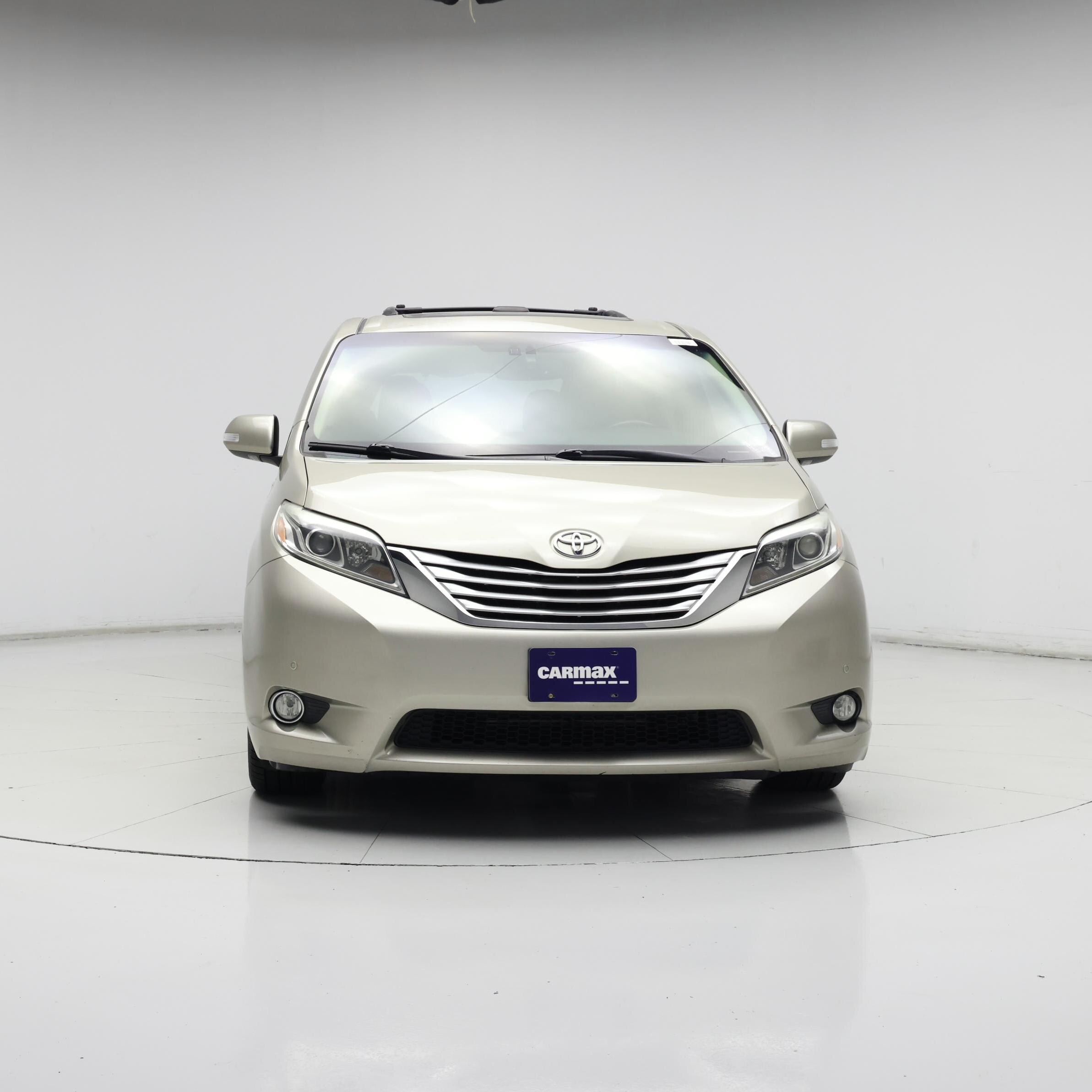 Thumbnail: 2015 Toyota Sienna - 5