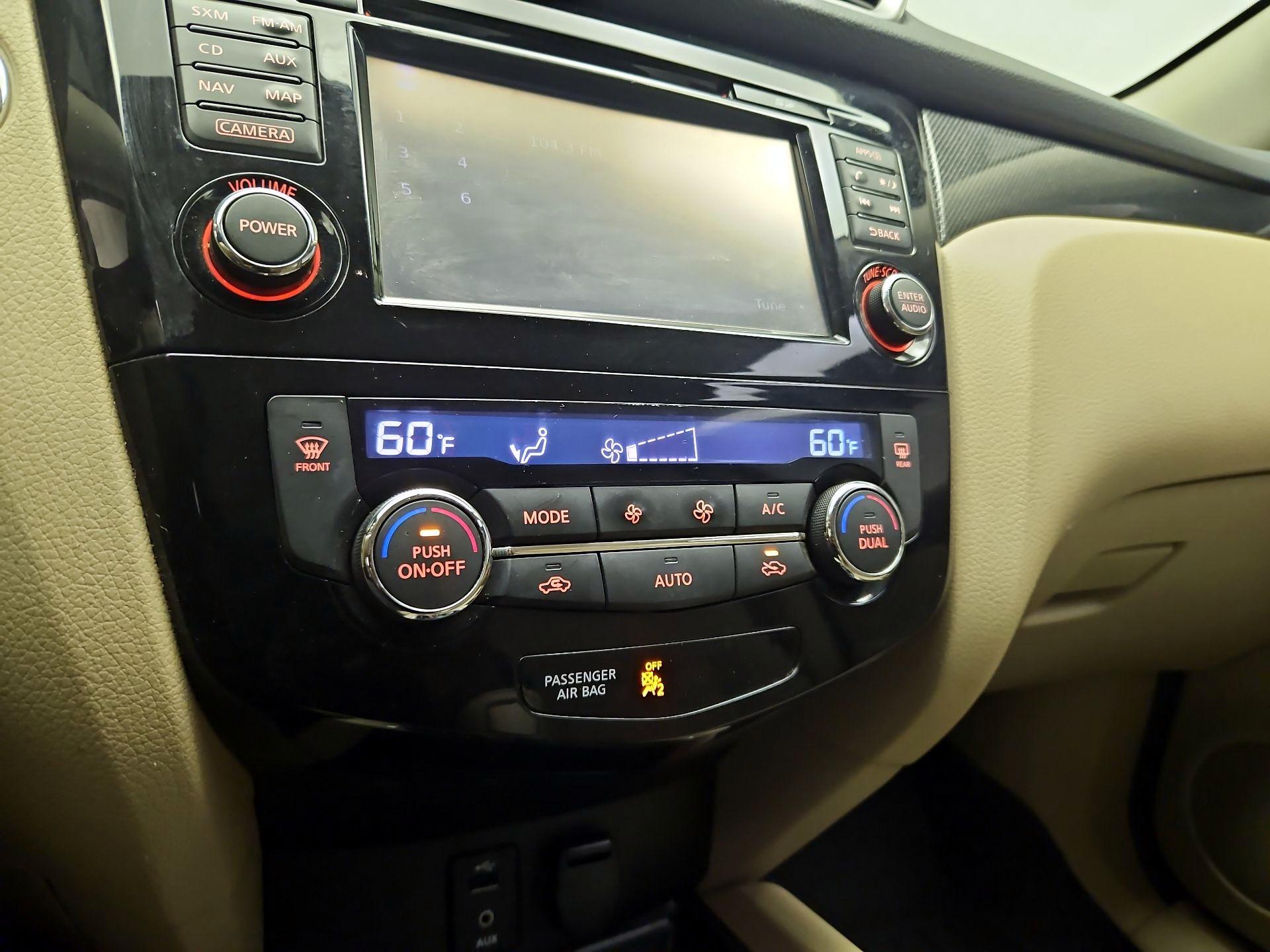 Thumbnail: 2015 Nissan Rogue - 15