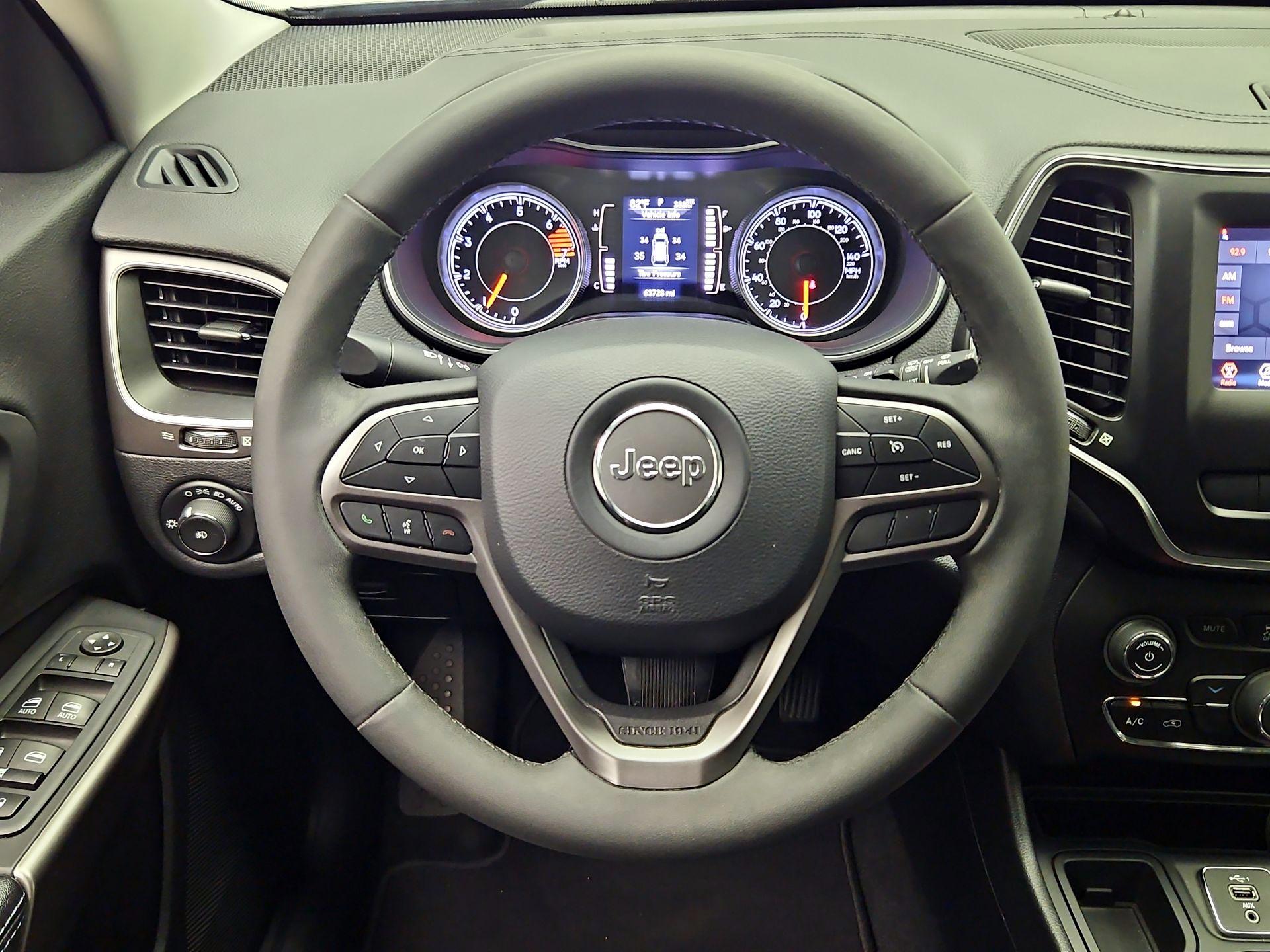 Thumbnail: 2020 Jeep Cherokee - 10