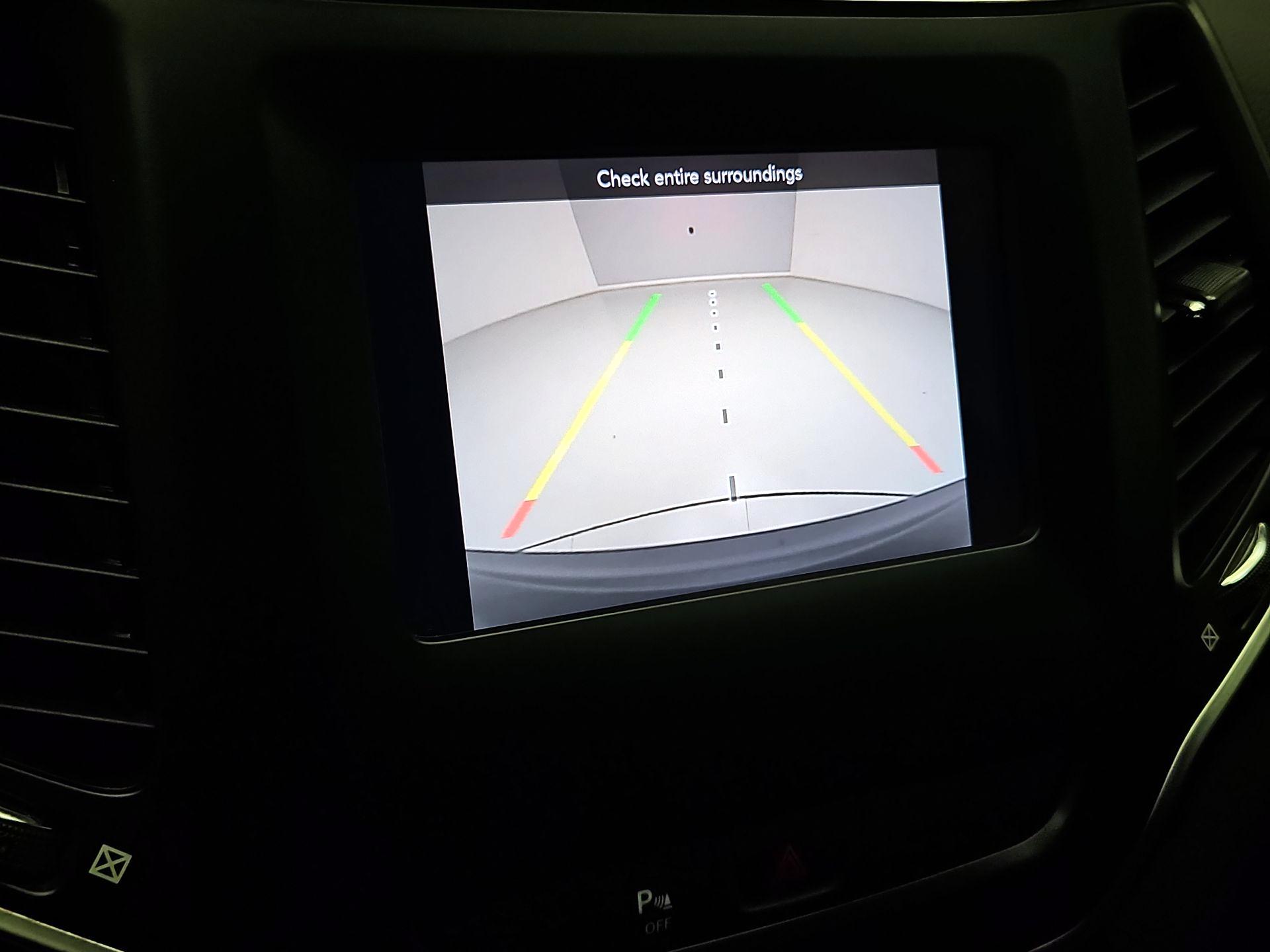 Thumbnail: 2020 Jeep Cherokee - 14