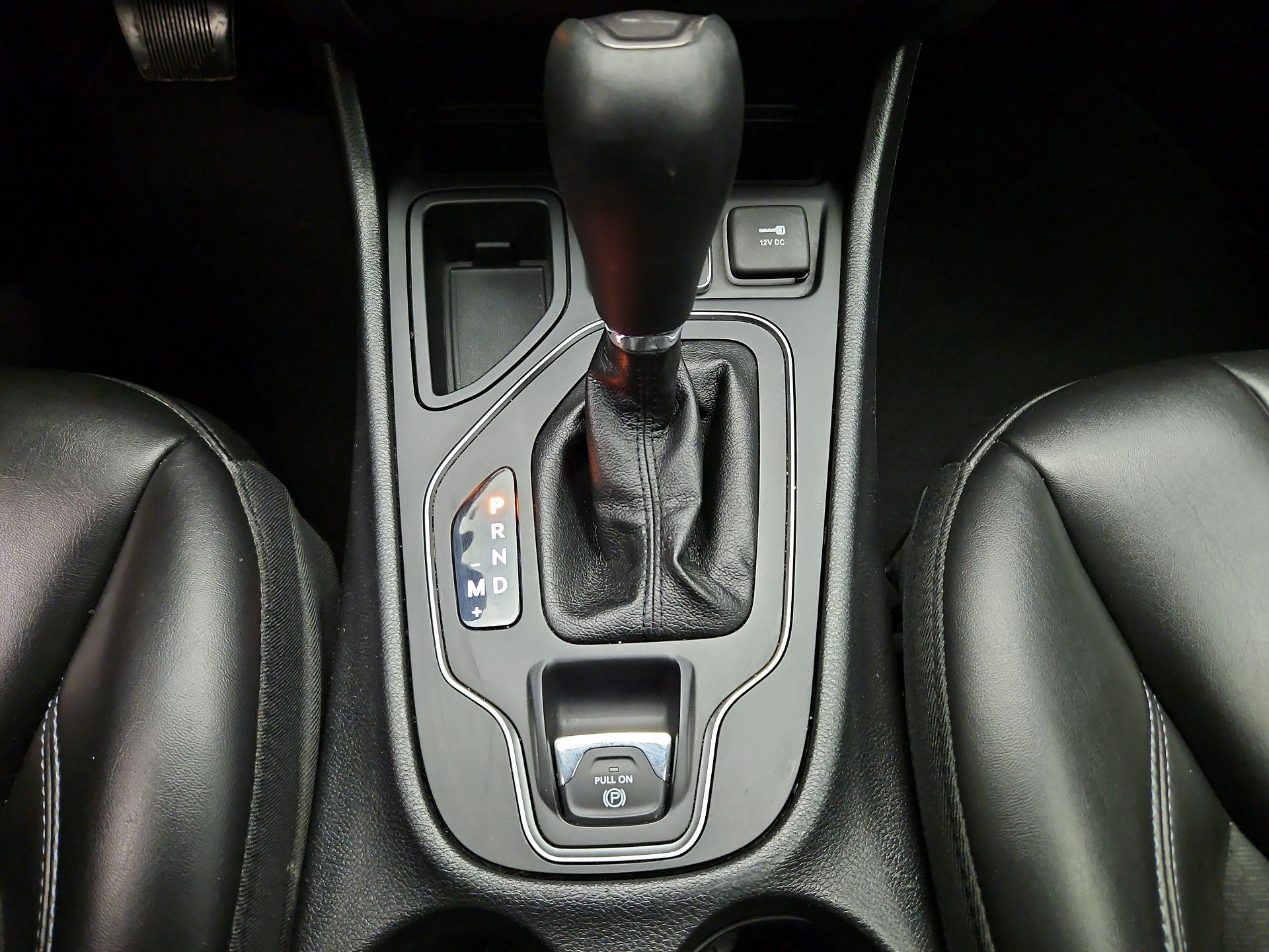 Thumbnail: 2020 Jeep Cherokee - 17