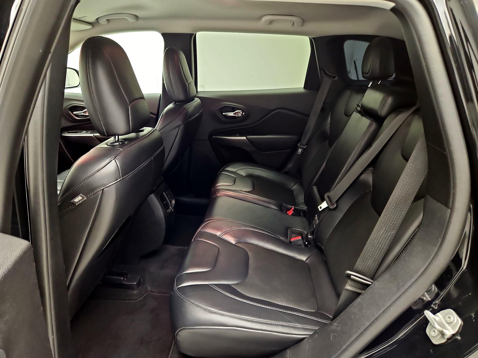 Thumbnail: 2020 Jeep Cherokee - 19