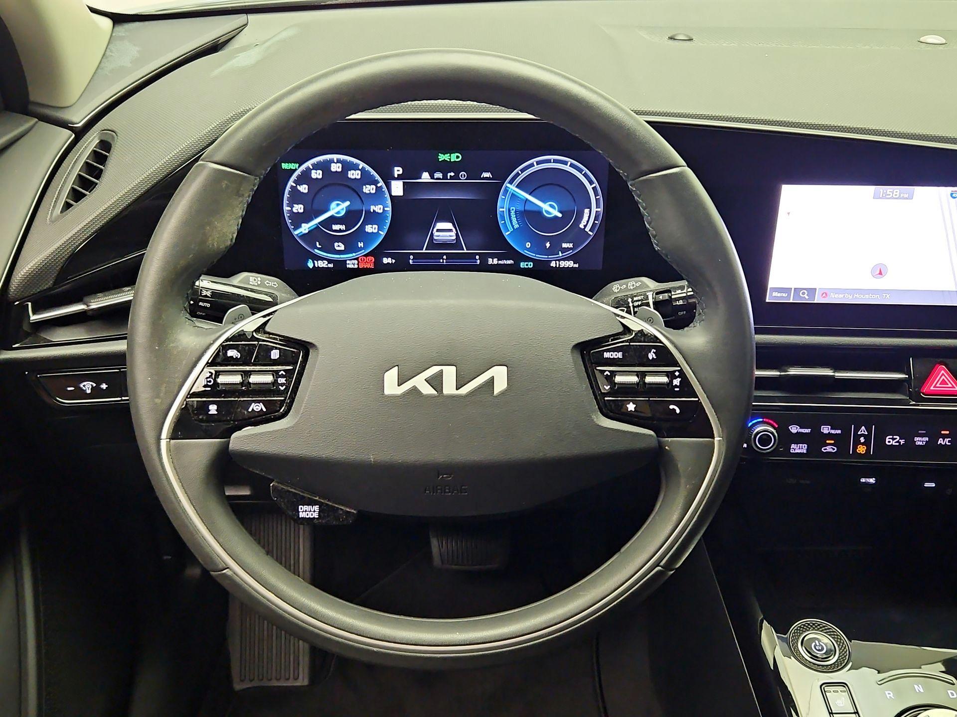 Thumbnail: 2023 Kia Niro - 10