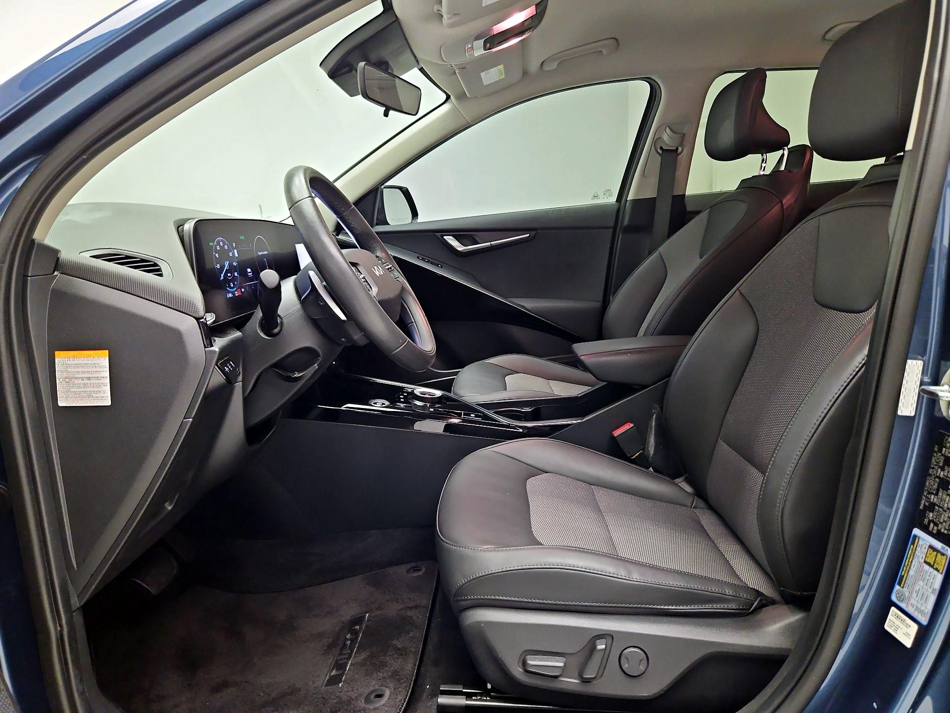 Thumbnail: 2023 Kia Niro - 11