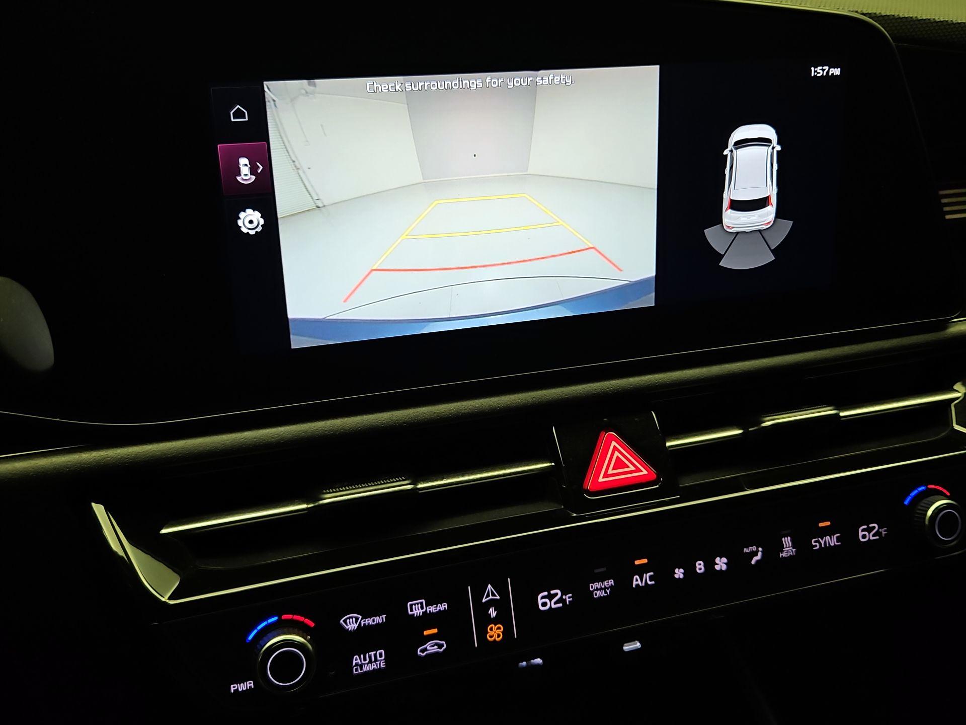 Thumbnail: 2023 Kia Niro - 15