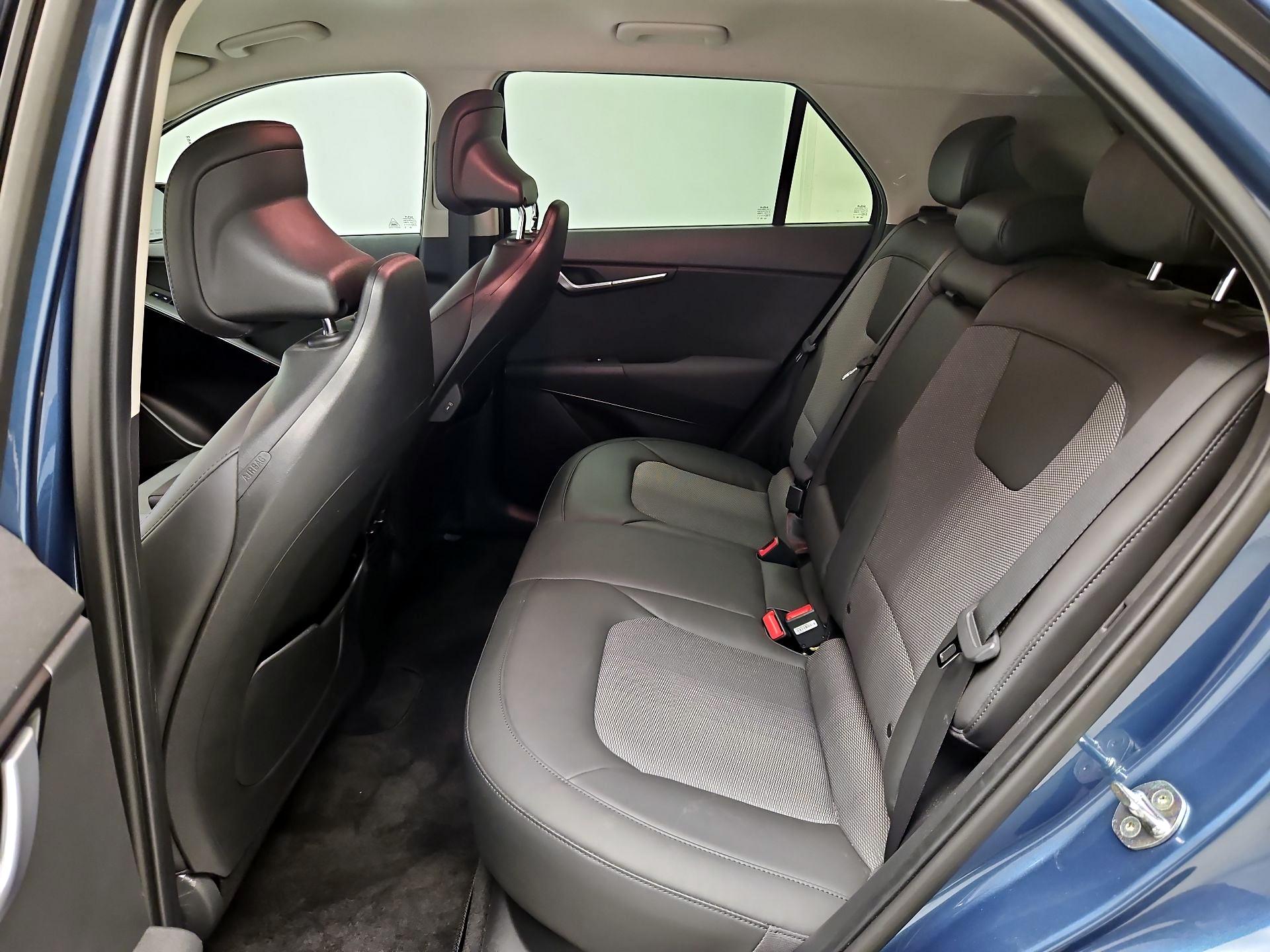 Thumbnail: 2023 Kia Niro - 20