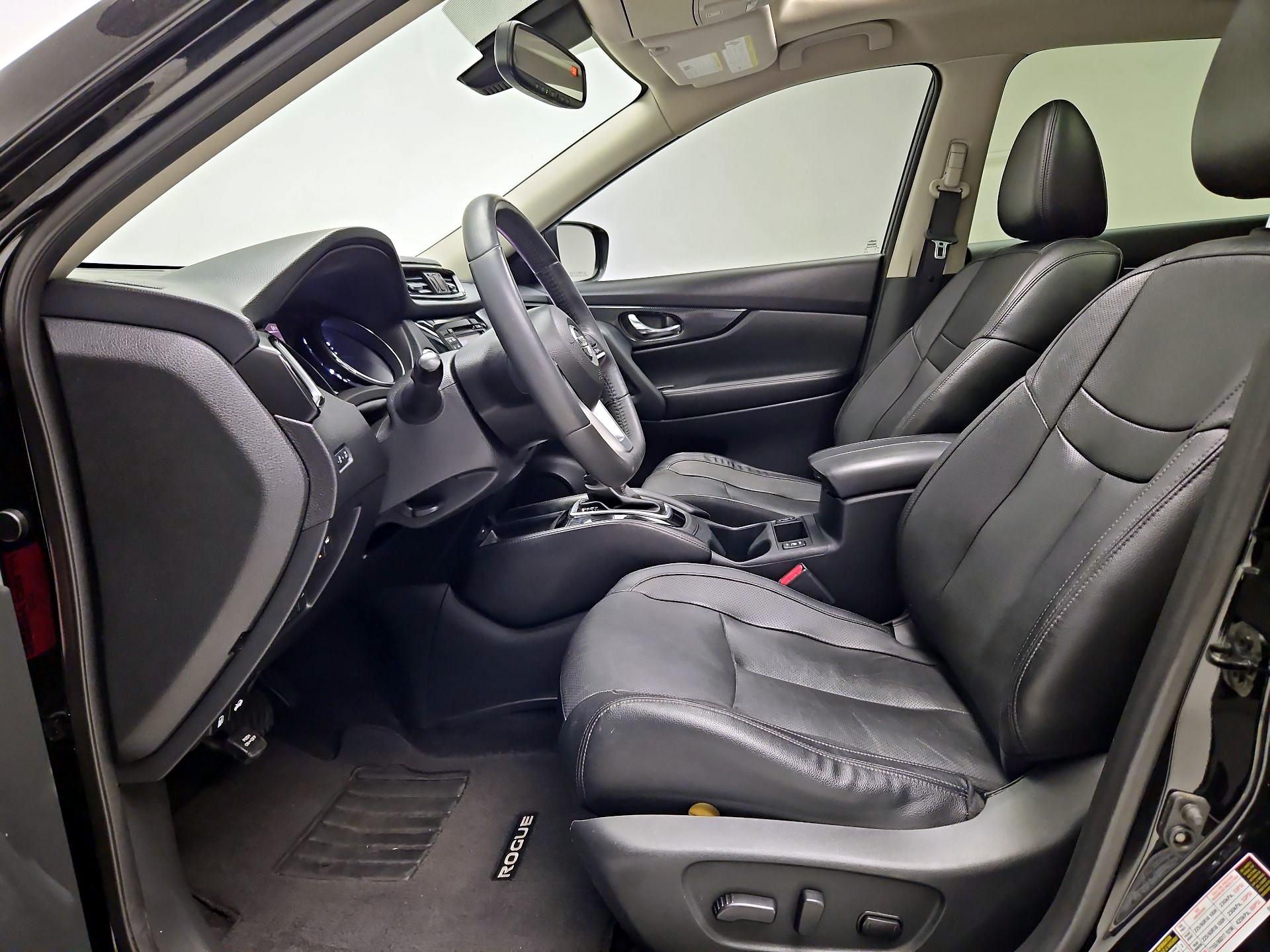 Thumbnail: 2017 Nissan Rogue - 11