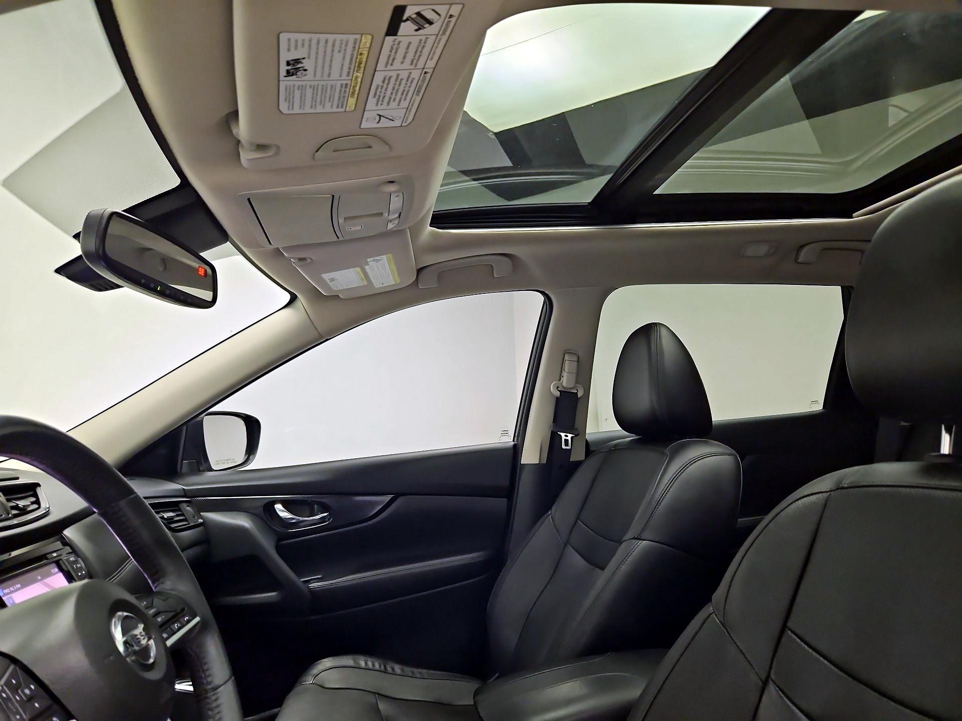Thumbnail: 2017 Nissan Rogue - 20