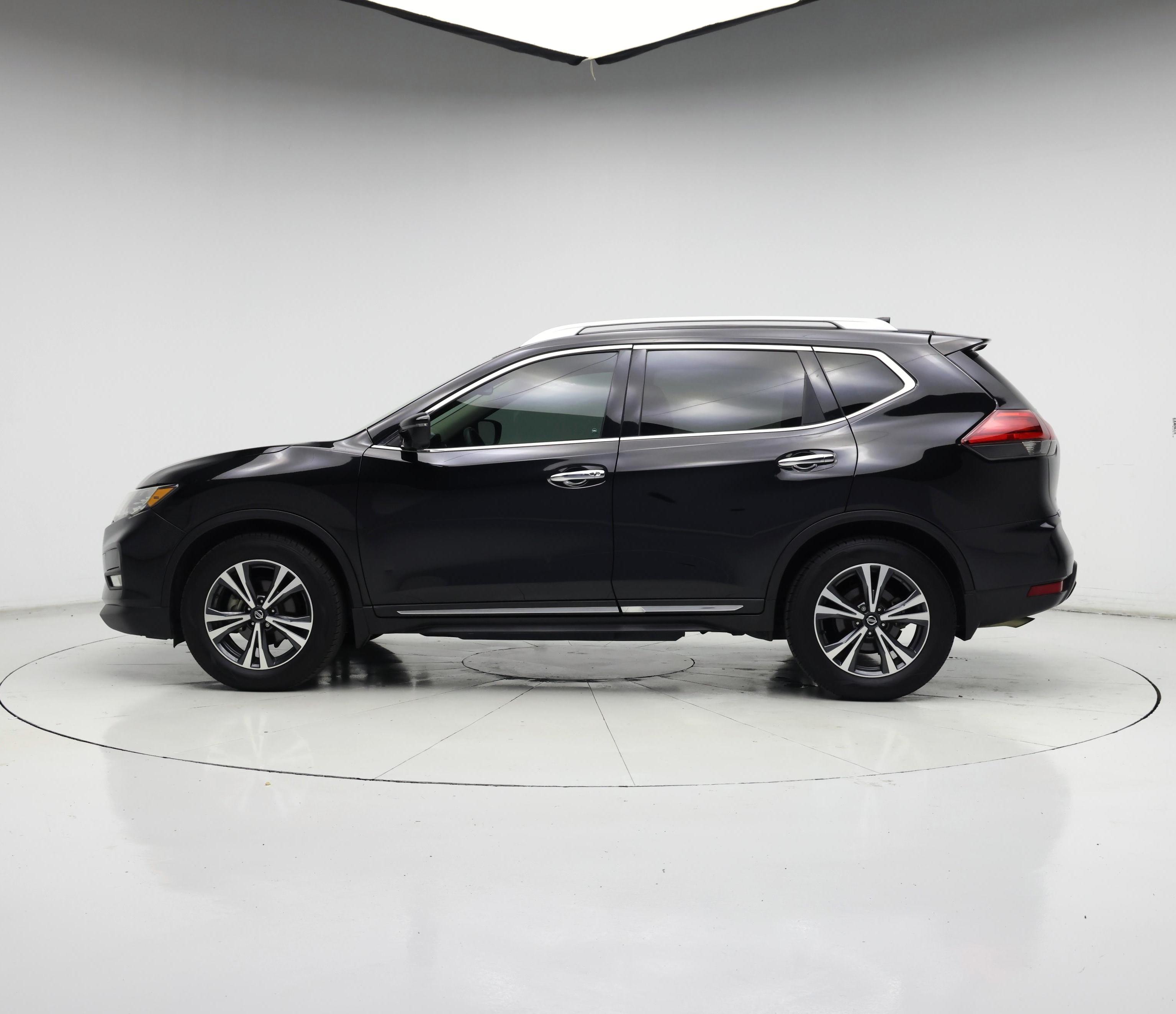 Thumbnail: 2017 Nissan Rogue - 3