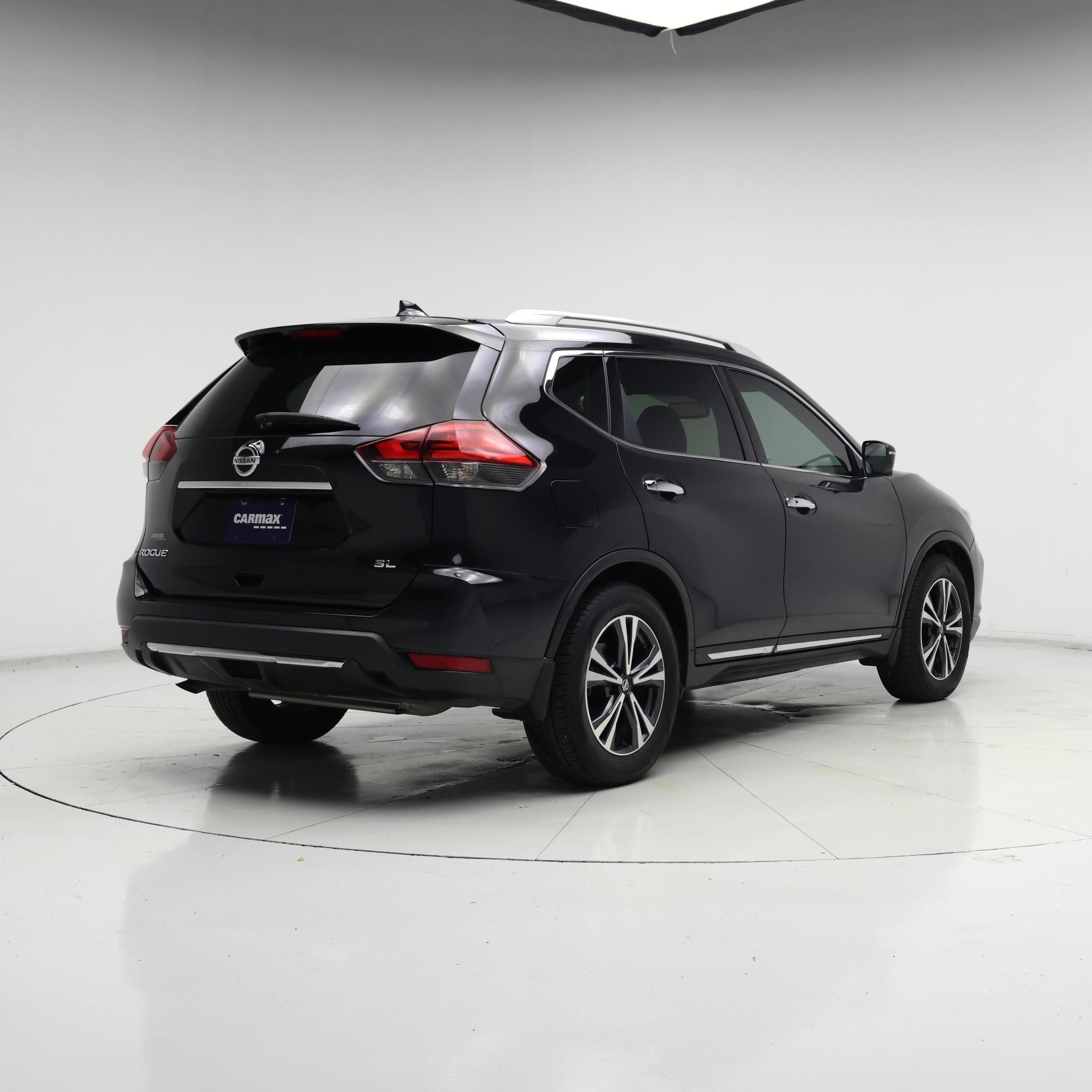 Thumbnail: 2017 Nissan Rogue - 8