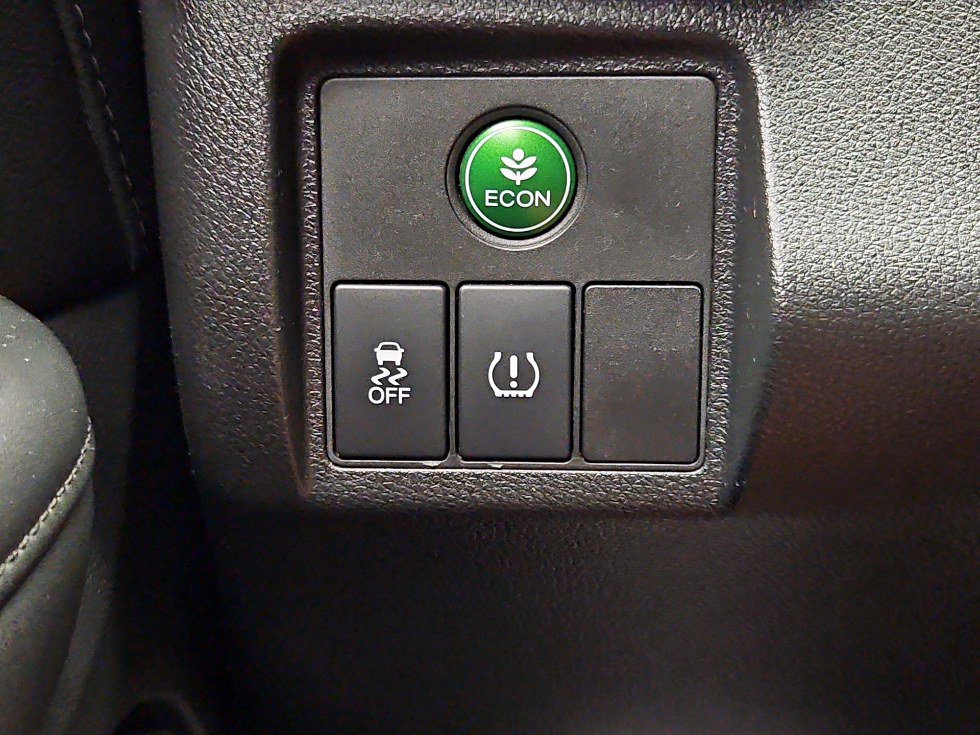 Thumbnail: 2016 Honda HR-V - 13