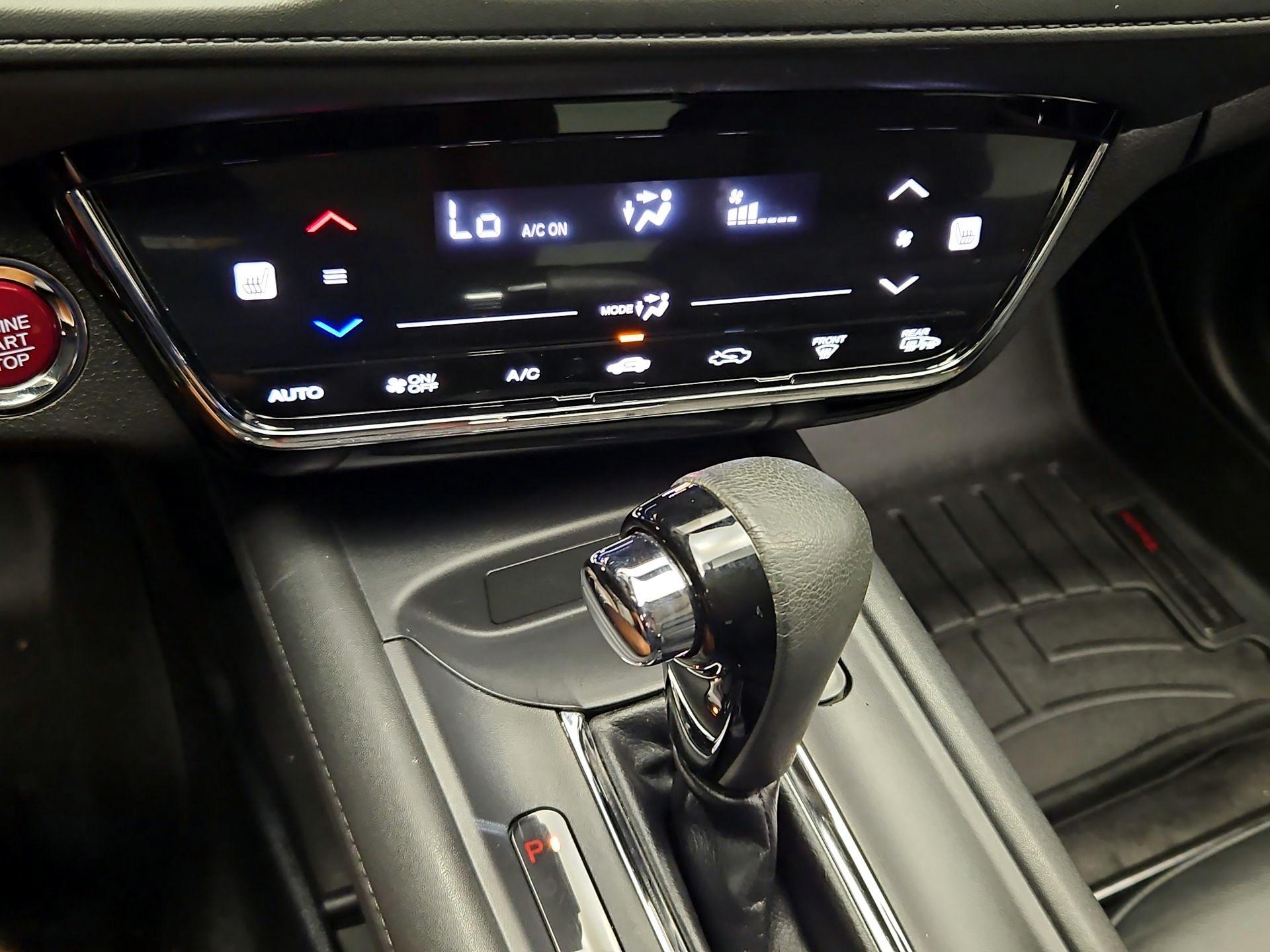 Thumbnail: 2016 Honda HR-V - 17