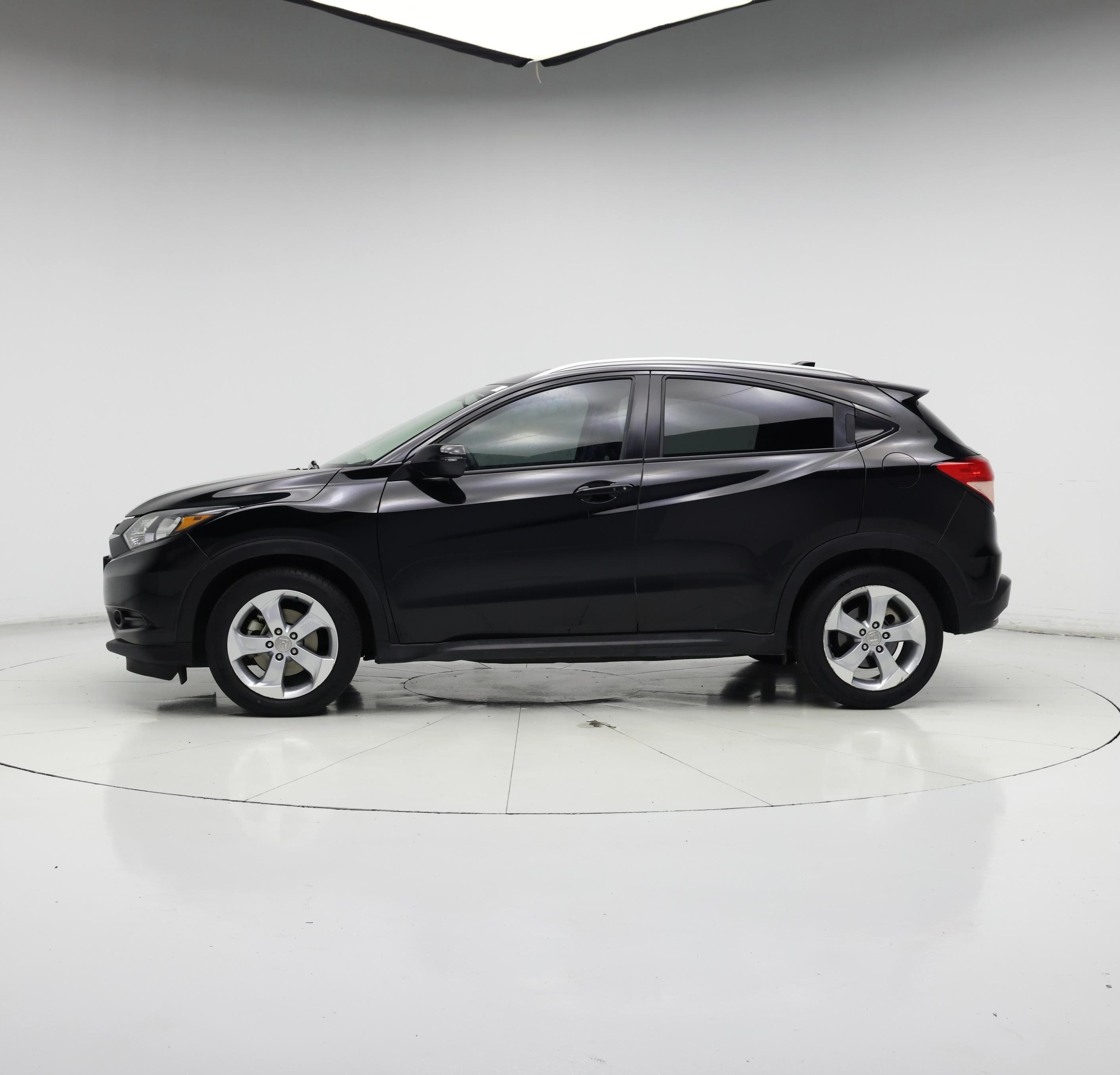 Thumbnail: 2016 Honda HR-V - 3