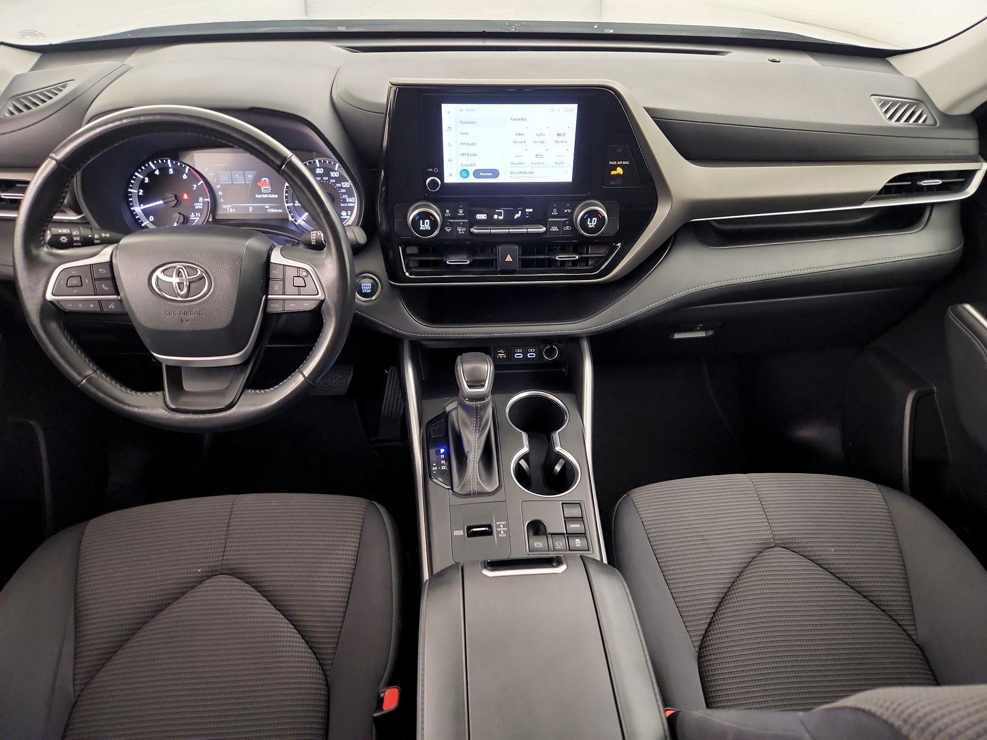 Thumbnail: 2023 Toyota Highlander - 9