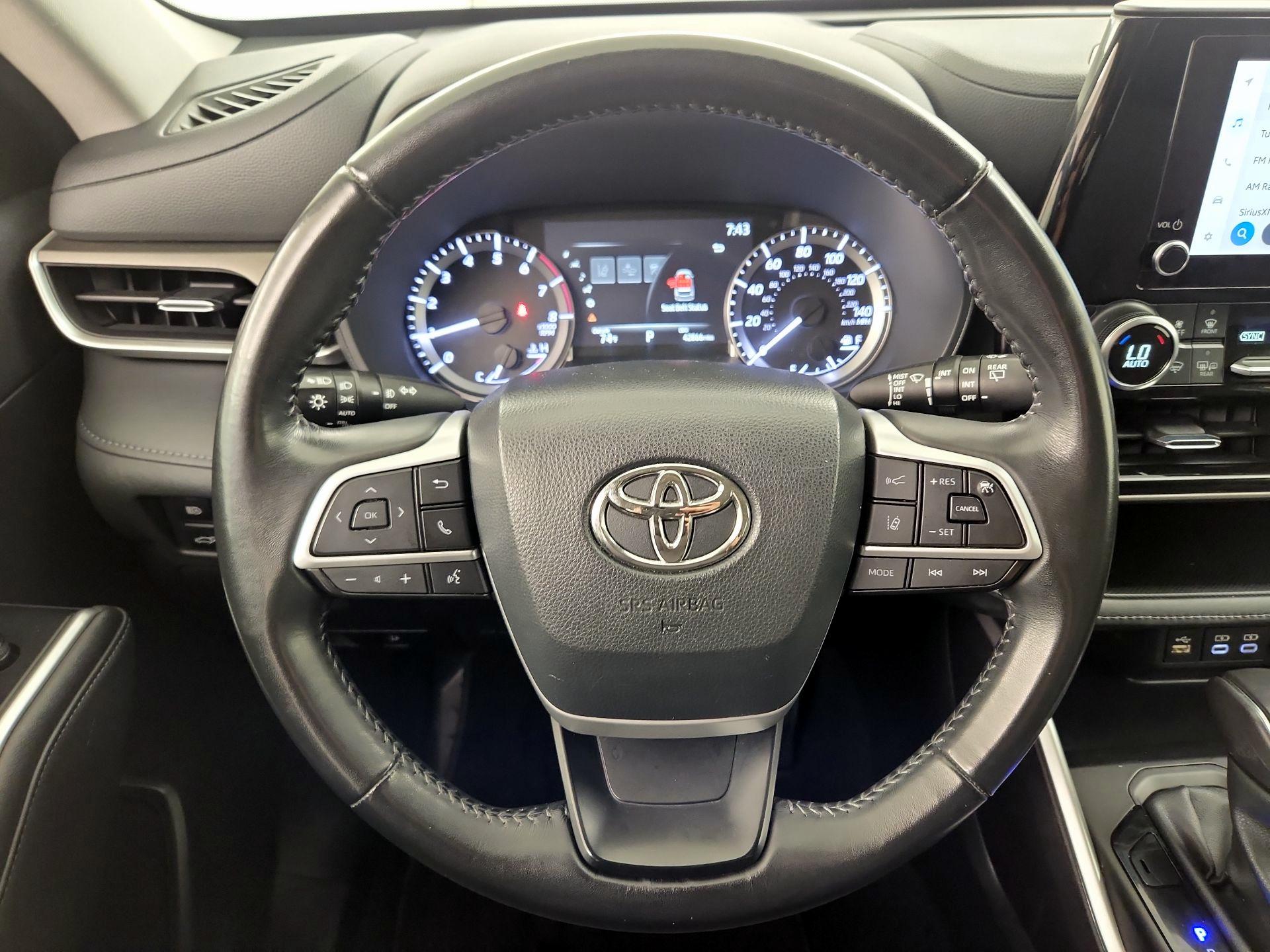 Thumbnail: 2023 Toyota Highlander - 10