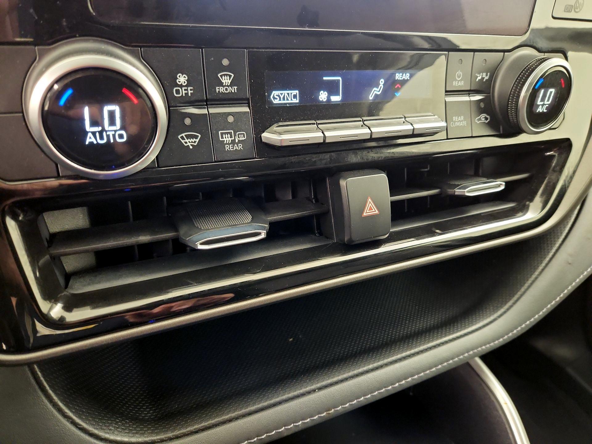 Thumbnail: 2023 Toyota Highlander - 16