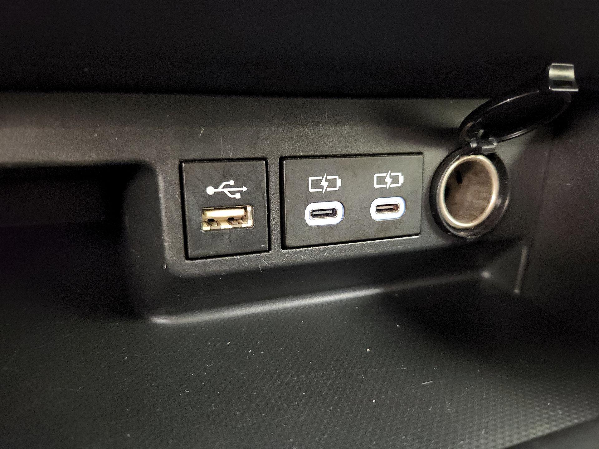 Thumbnail: 2023 Toyota Highlander - 18