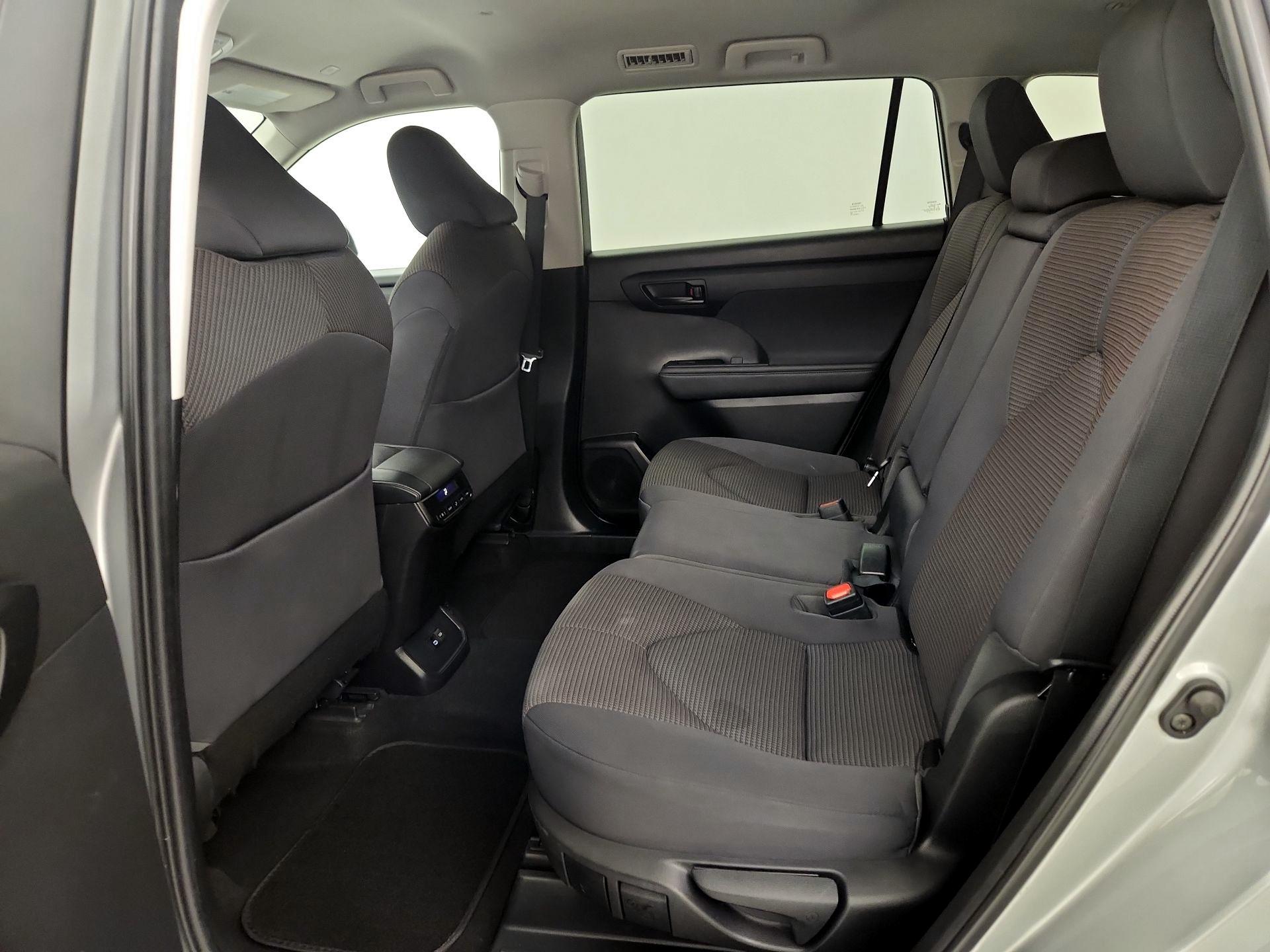 Thumbnail: 2023 Toyota Highlander - 19