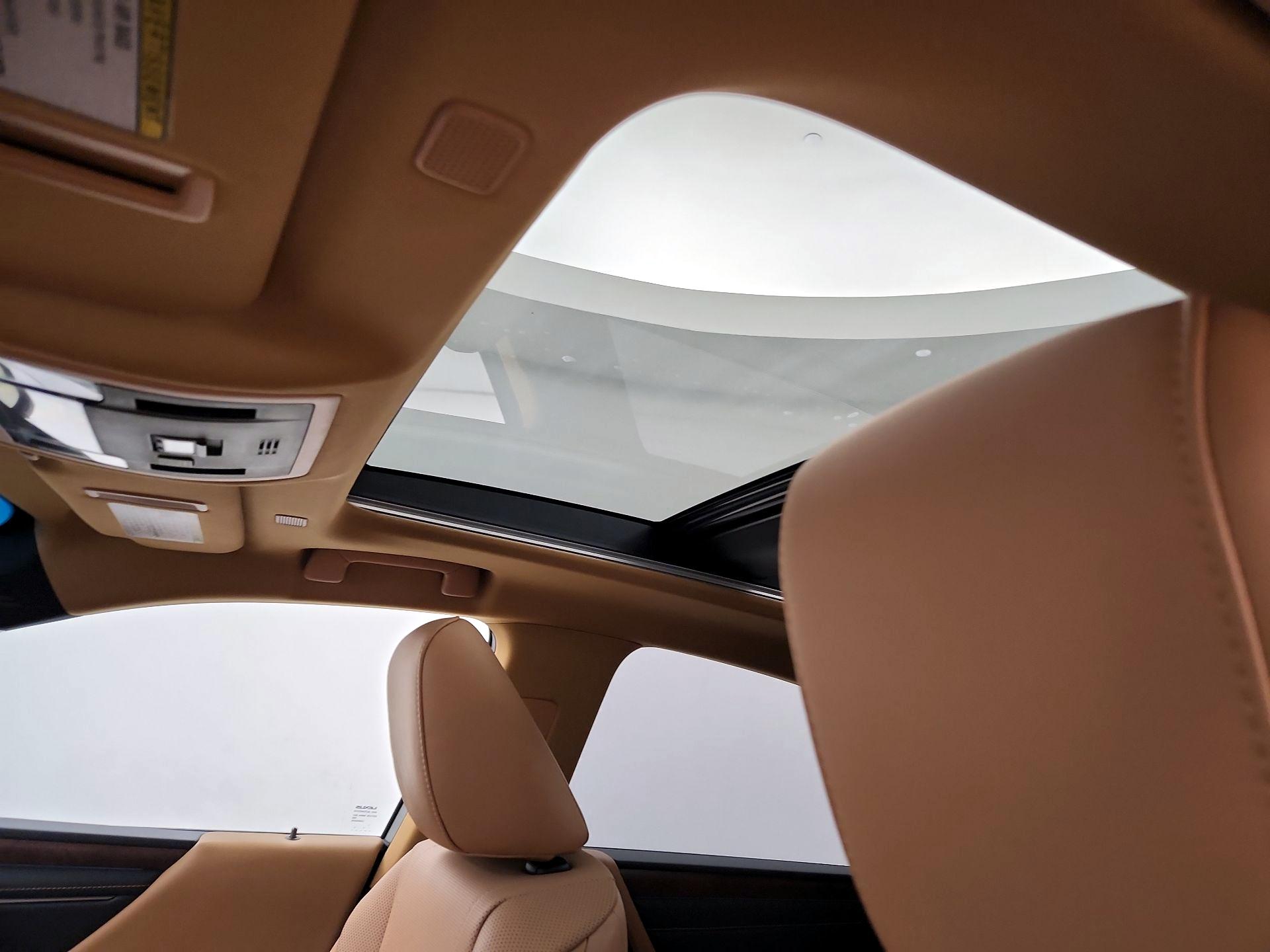 Thumbnail: 2022 Lexus ES - 20