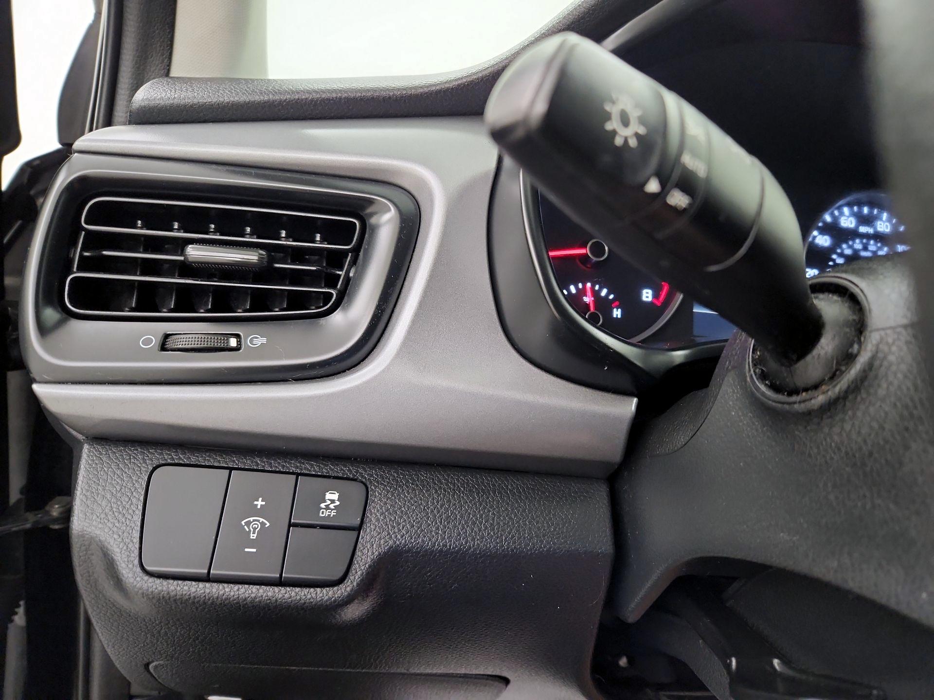 Thumbnail: 2022 Kia Rio5 - 13