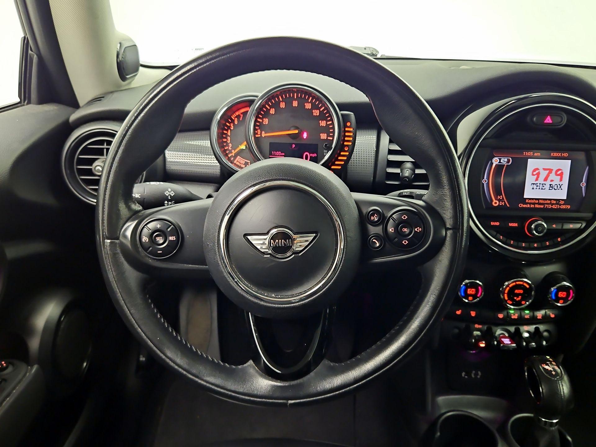 Thumbnail: 2015 MINI Cooper Hardtop - 10