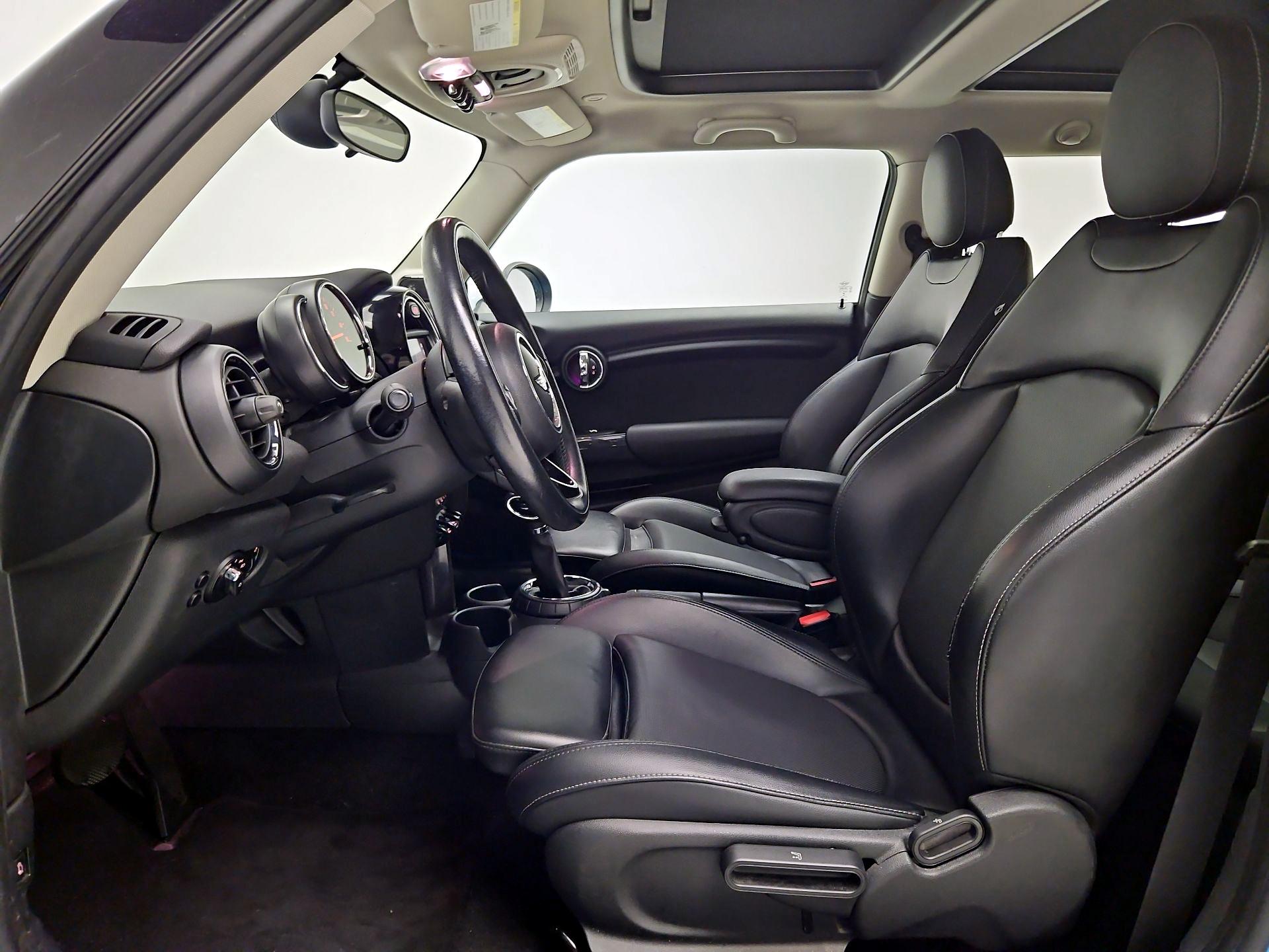 Thumbnail: 2015 MINI Cooper Hardtop - 11