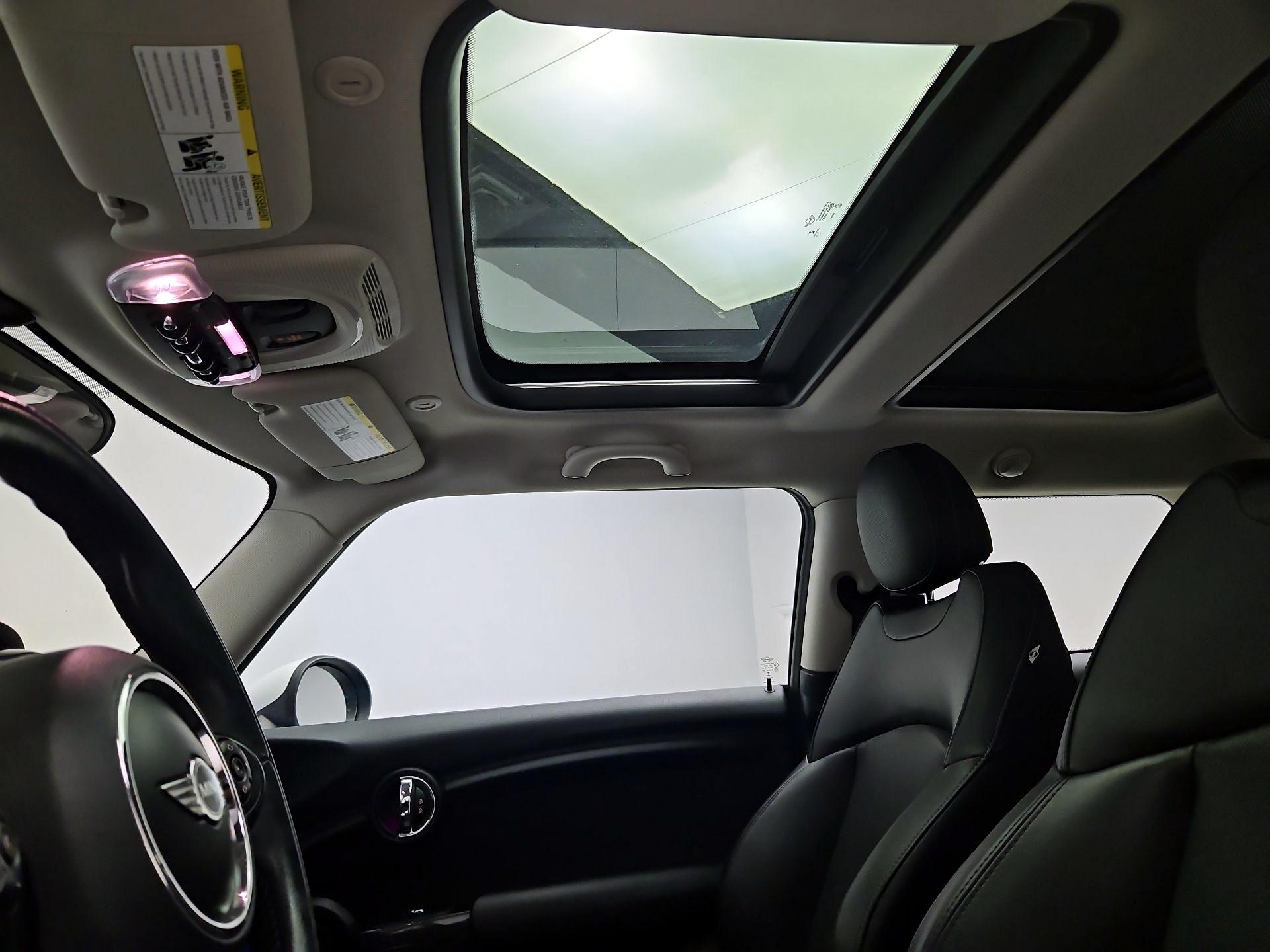 Thumbnail: 2015 MINI Cooper Hardtop - 18