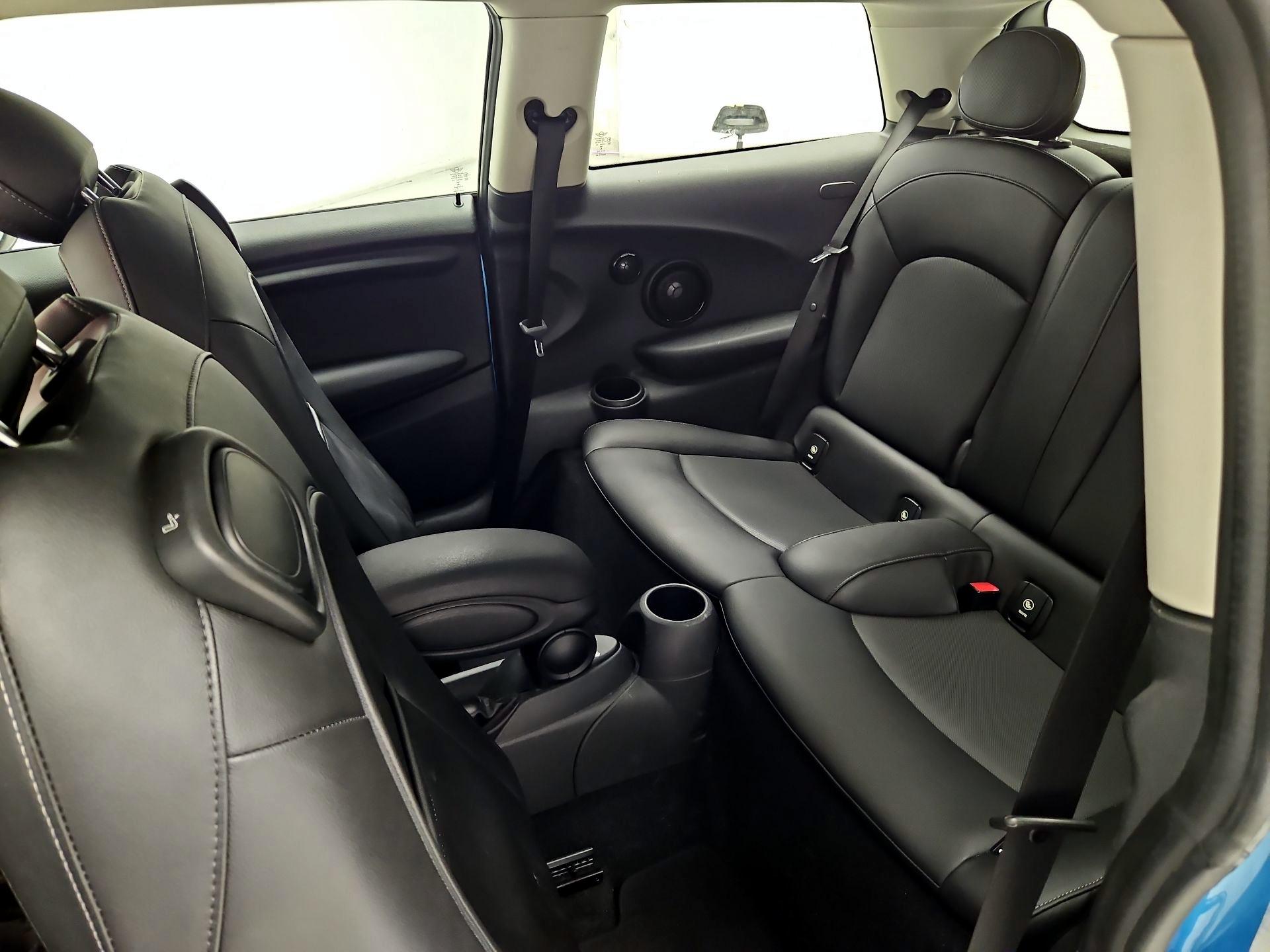 Thumbnail: 2015 MINI Cooper Hardtop - 19