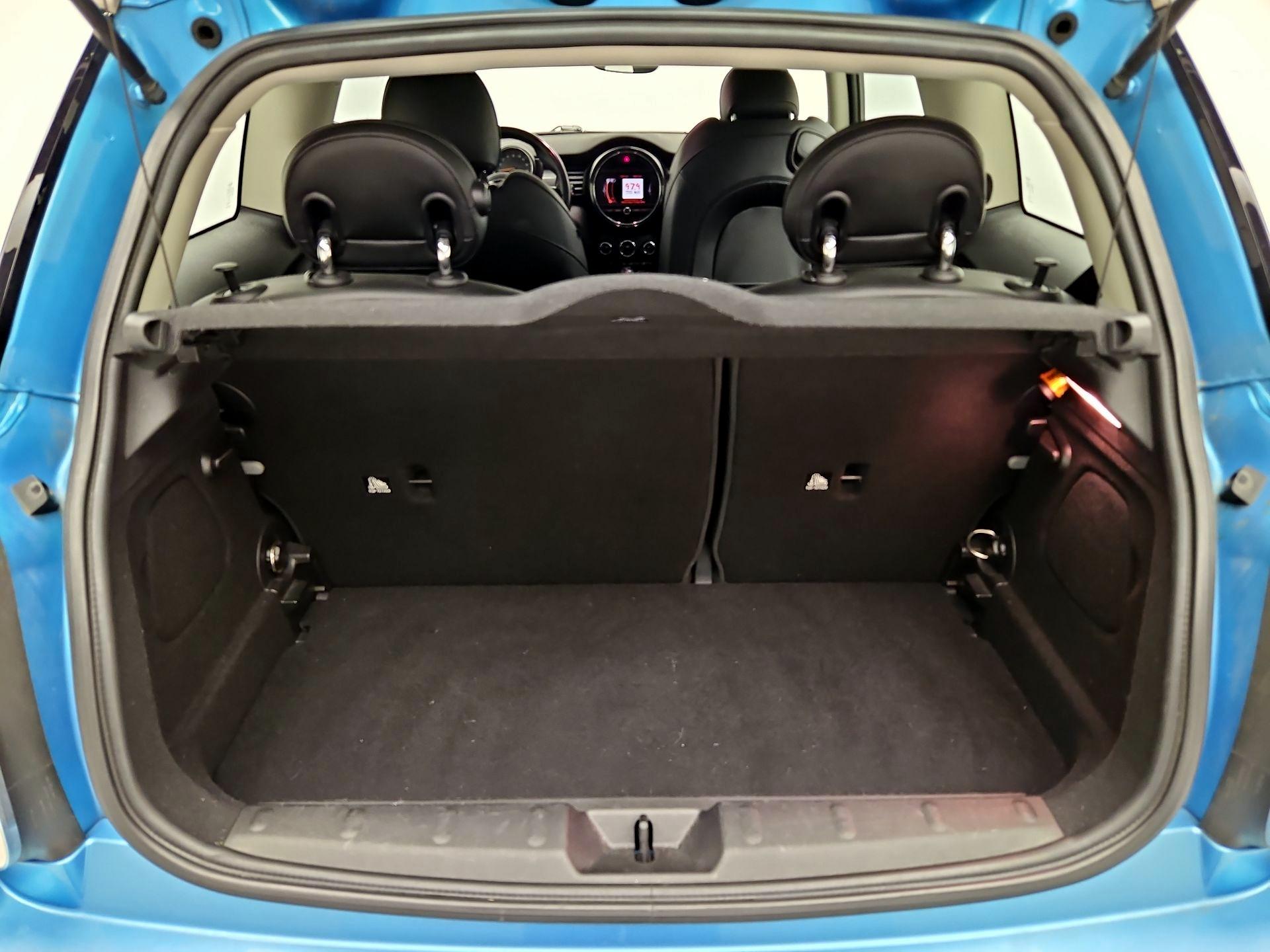 Thumbnail: 2015 MINI Cooper Hardtop - 20