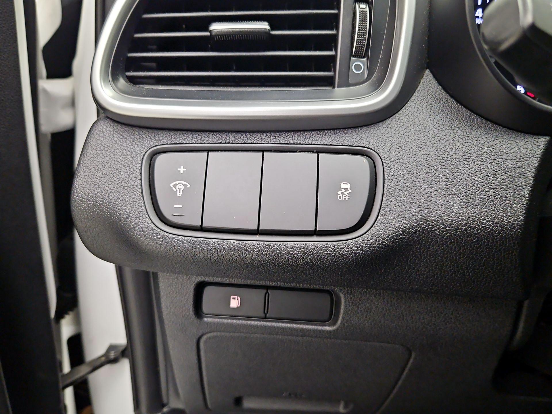 Thumbnail: 2020 Kia Sorento - 13