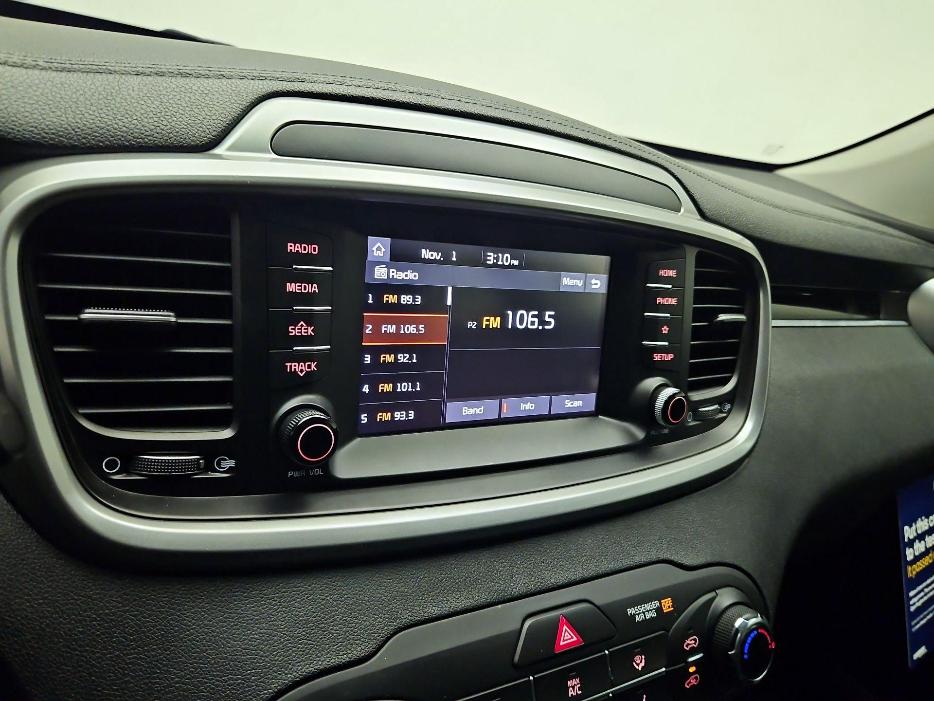 Thumbnail: 2020 Kia Sorento - 15