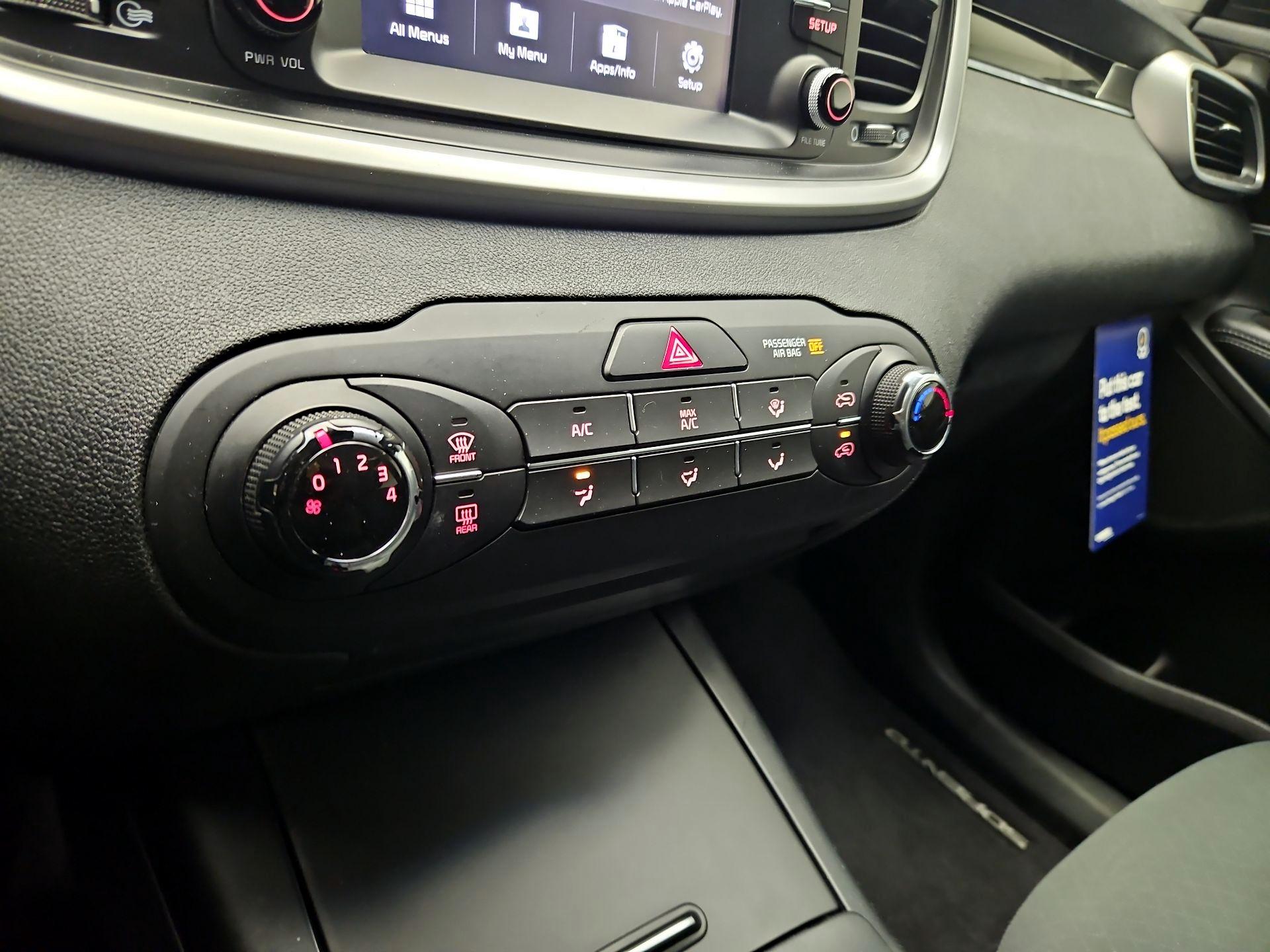 Thumbnail: 2020 Kia Sorento - 16