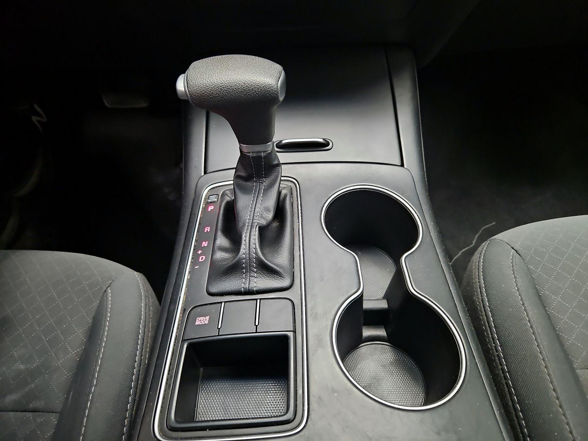 Thumbnail: 2020 Kia Sorento - 17