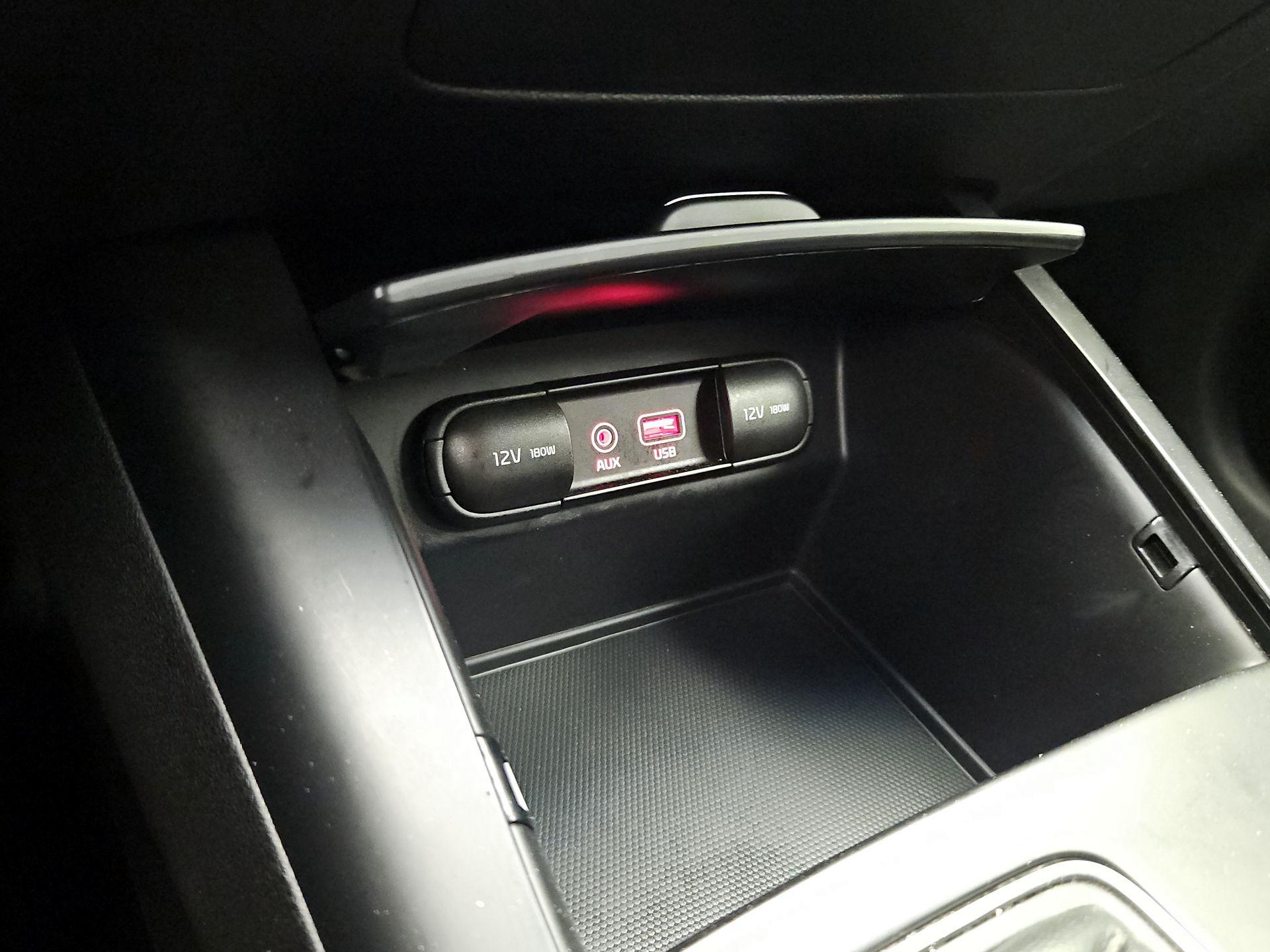 Thumbnail: 2020 Kia Sorento - 18