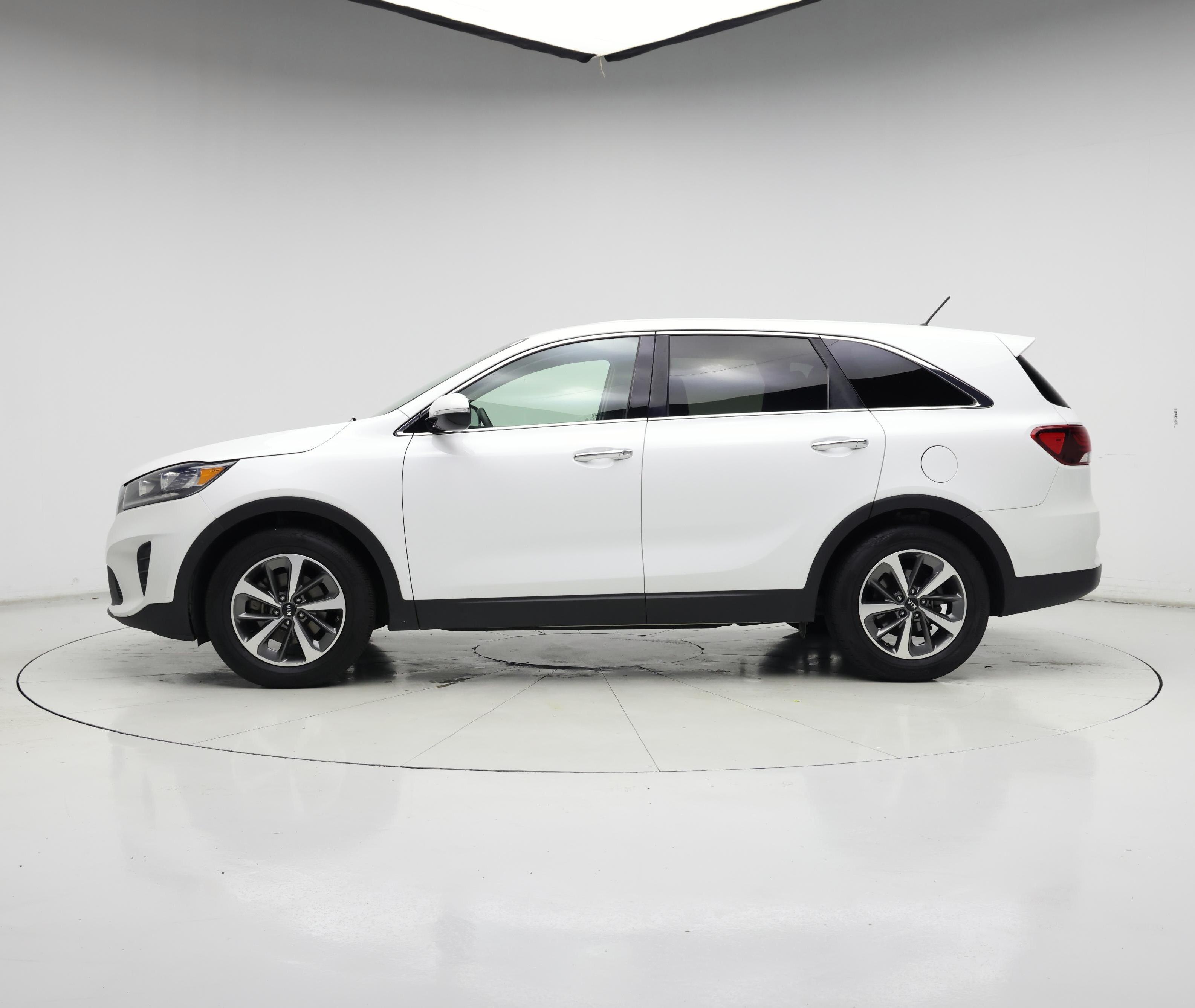 Thumbnail: 2020 Kia Sorento - 3