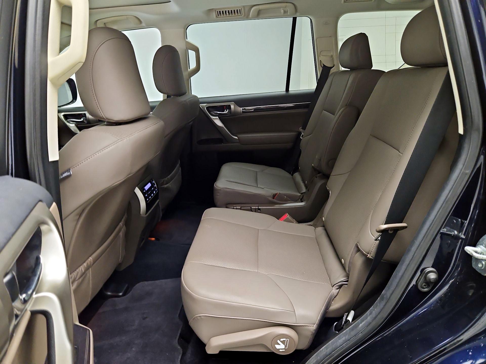 Thumbnail: 2020 Lexus GX - 17