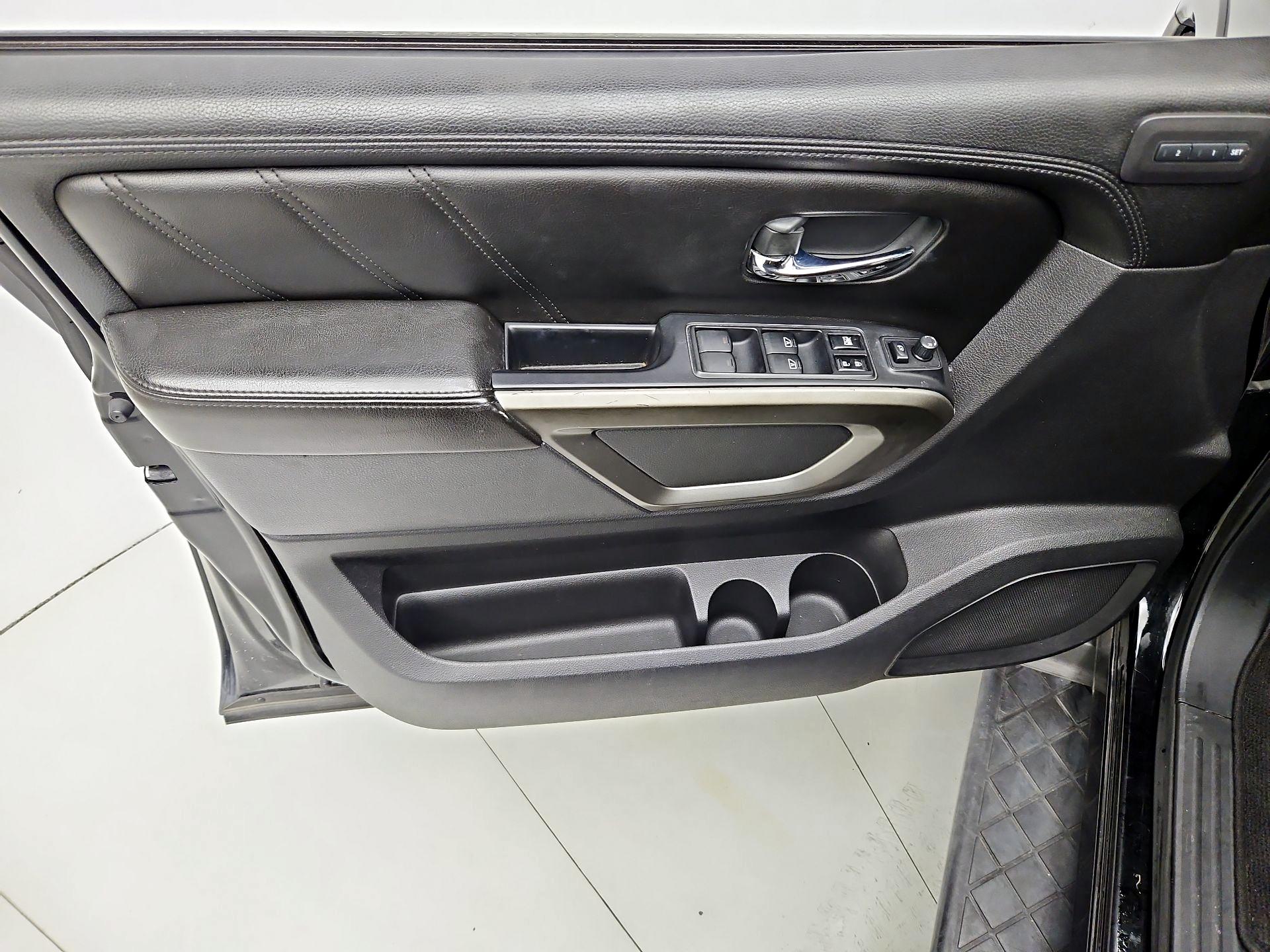 Thumbnail: 2015 Nissan Armada - 12